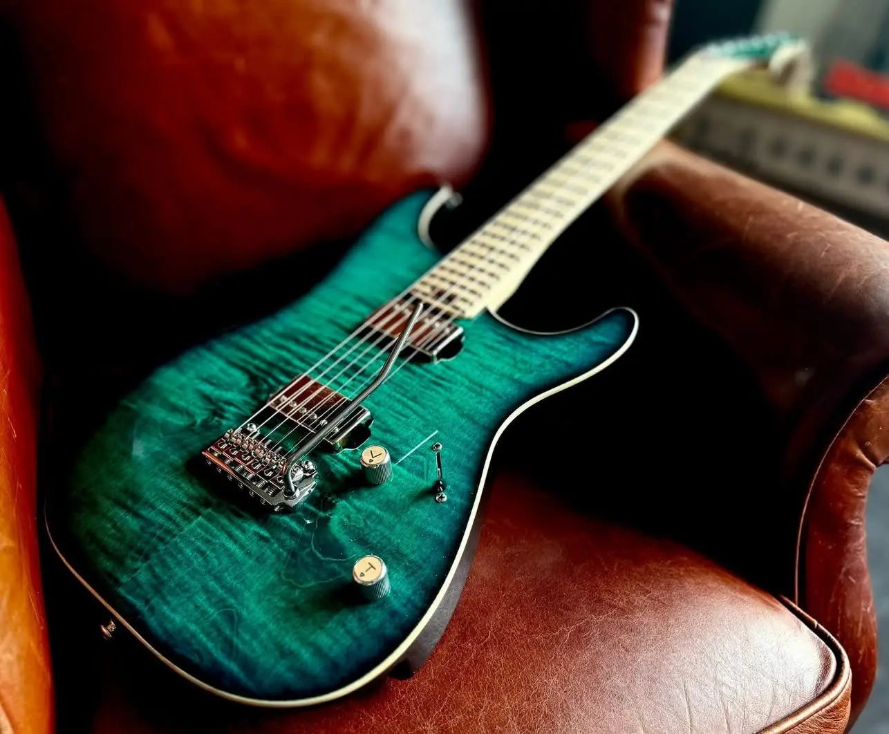 Valiant Soothsayer Malachite Alchemist Custom With Stainless Steel Frets Upgrade - Richards Guitars Of Stratford Upon Avon