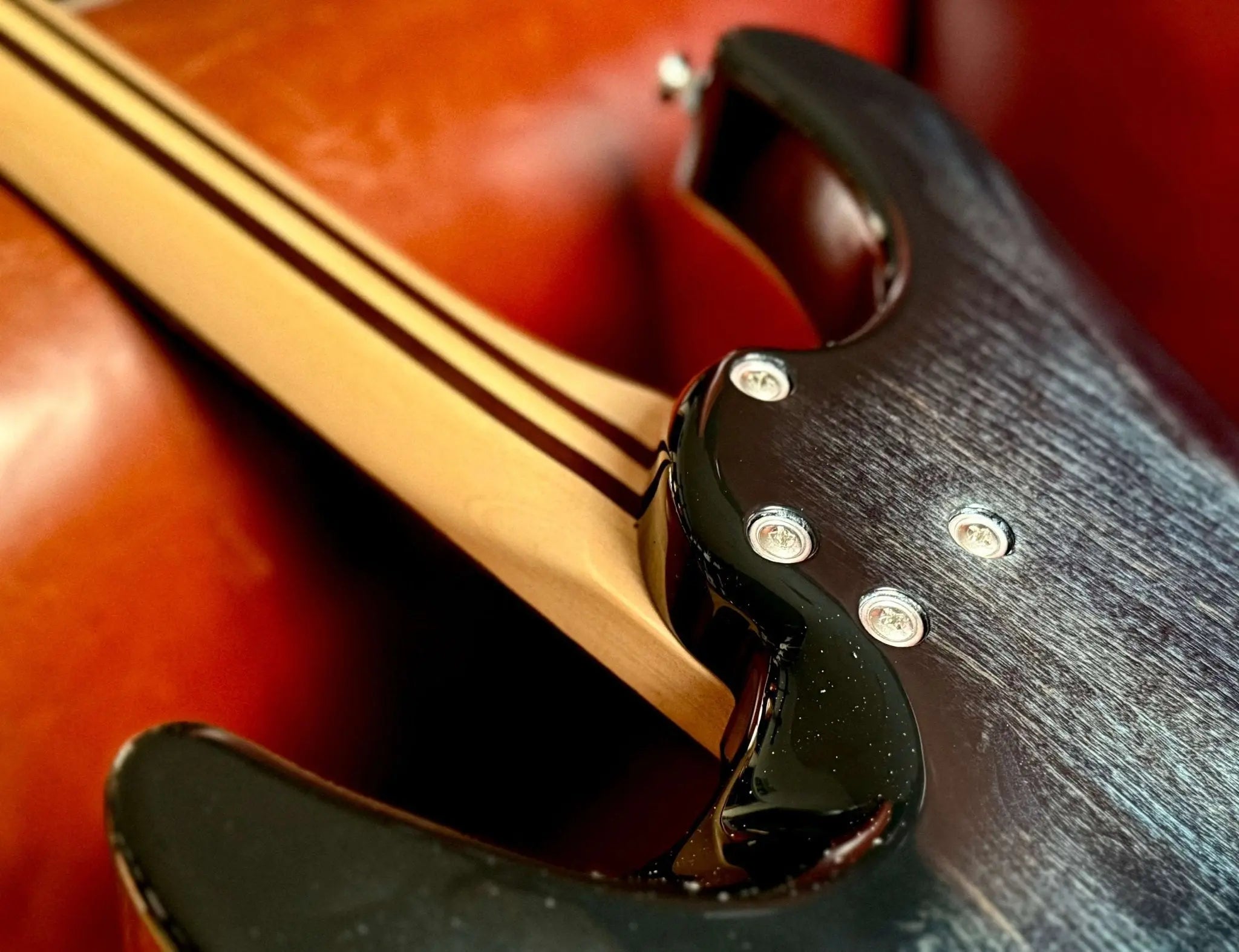 Valiant Soothsayer Malachite Alchemist P90 Custom With Stainless Steel Frets Upgrade - Richards Guitars Of Stratford Upon Avon