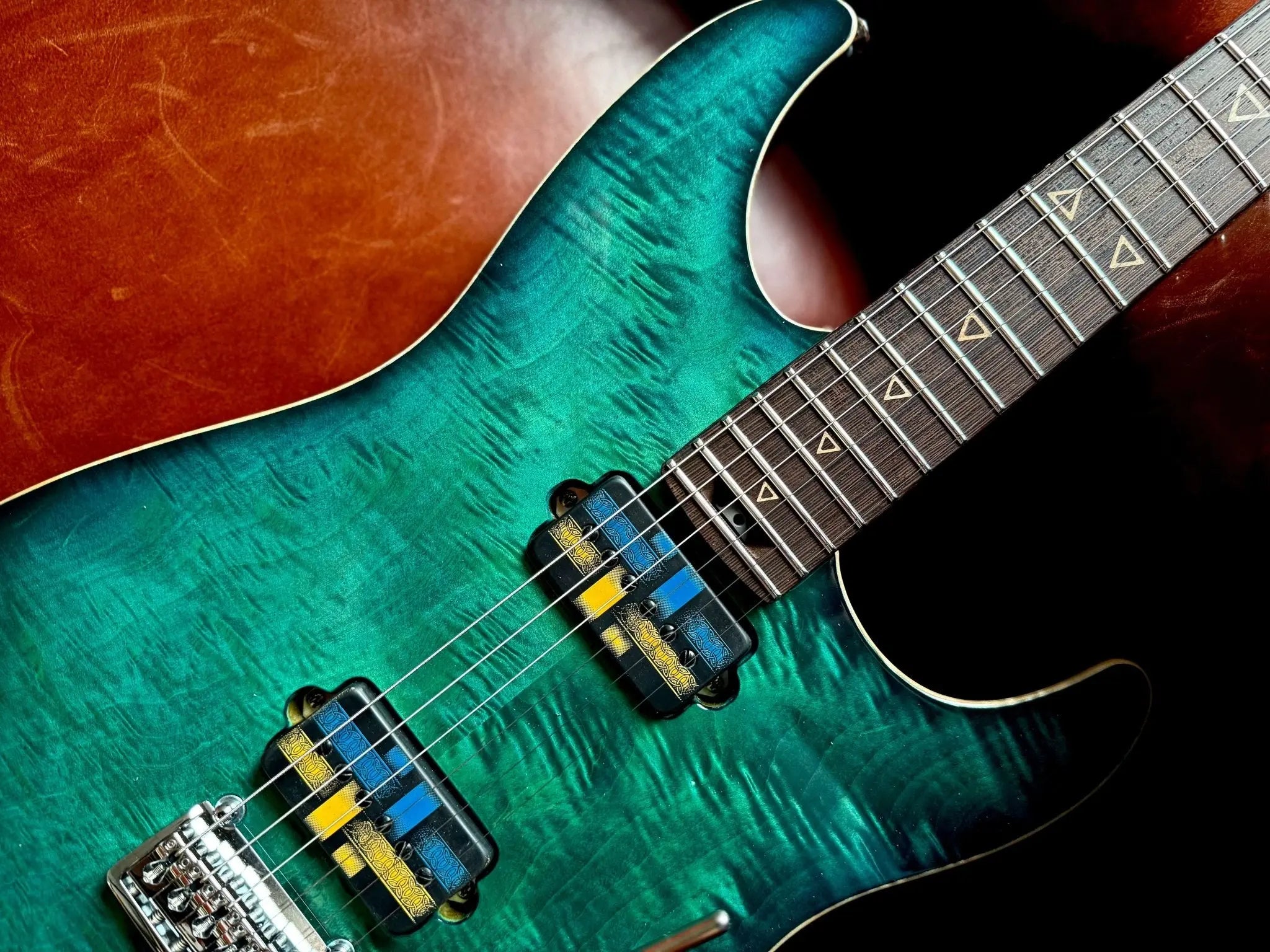 Valiant Soothsayer Malachite Alchemist P90 Custom With Stainless Steel Frets Upgrade - Richards Guitars Of Stratford Upon Avon