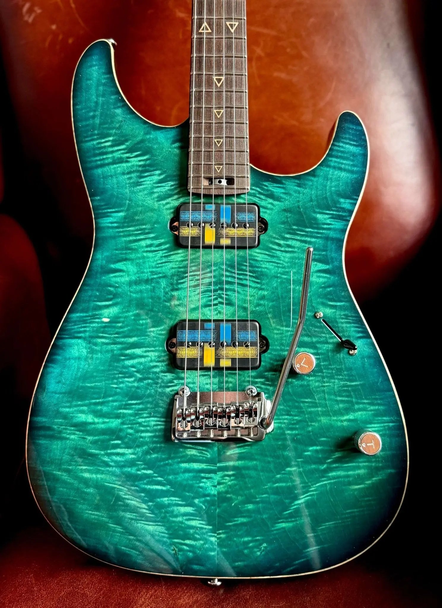 Valiant Soothsayer Malachite Alchemist P90 Custom With Stainless Steel Frets Upgrade - Richards Guitars Of Stratford Upon Avon
