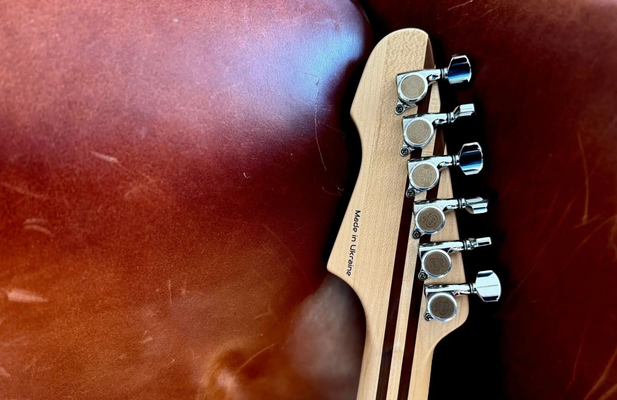 Valiant Soothsayer The Sage Burgundy Red - Richards Guitars Of Stratford Upon Avon