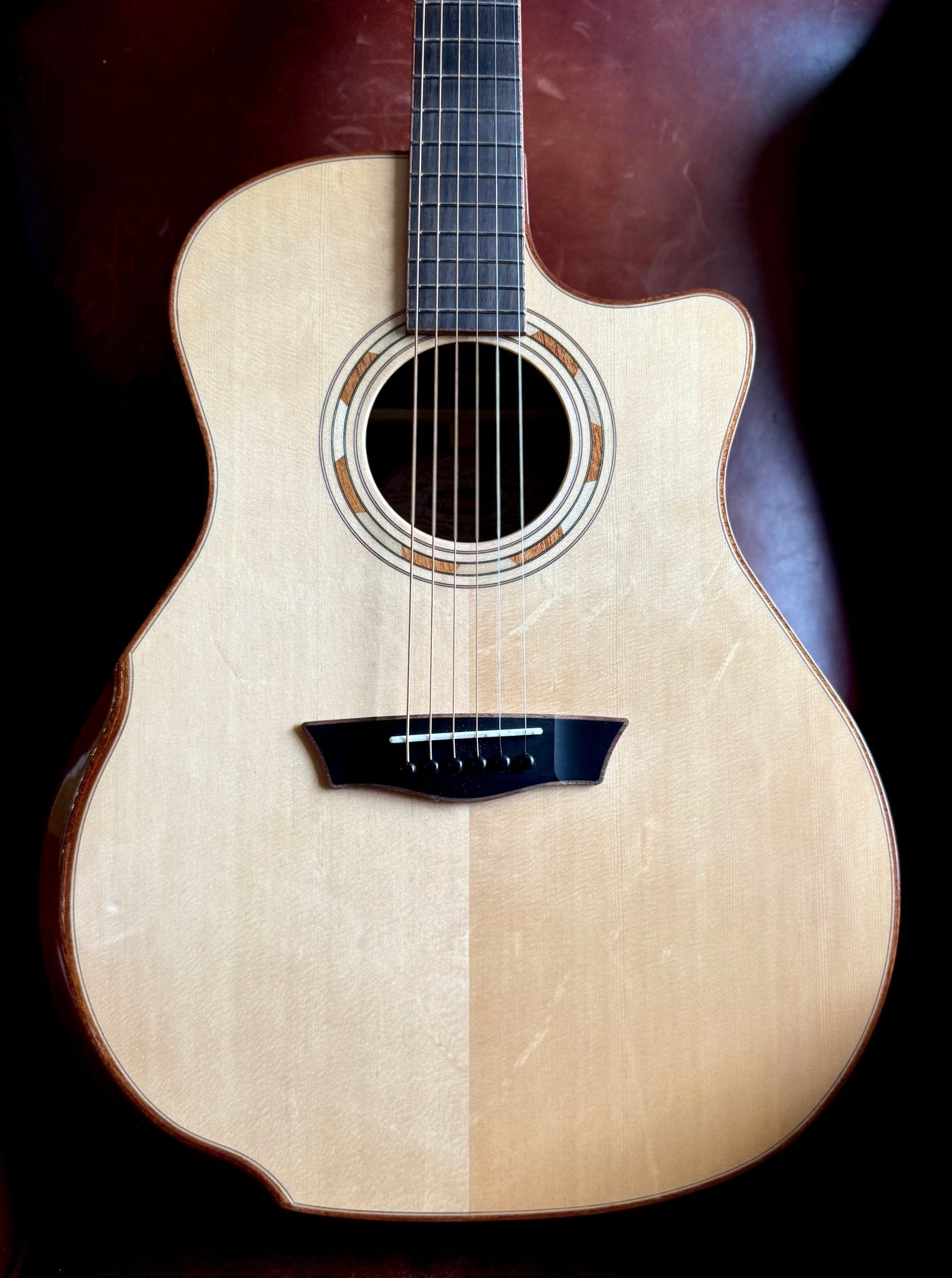 Washburn G25SCE w/CASE - Grand Auditorium - Natural Electro Acoustic Guitar - Richards Guitars Of Stratford Upon Avon