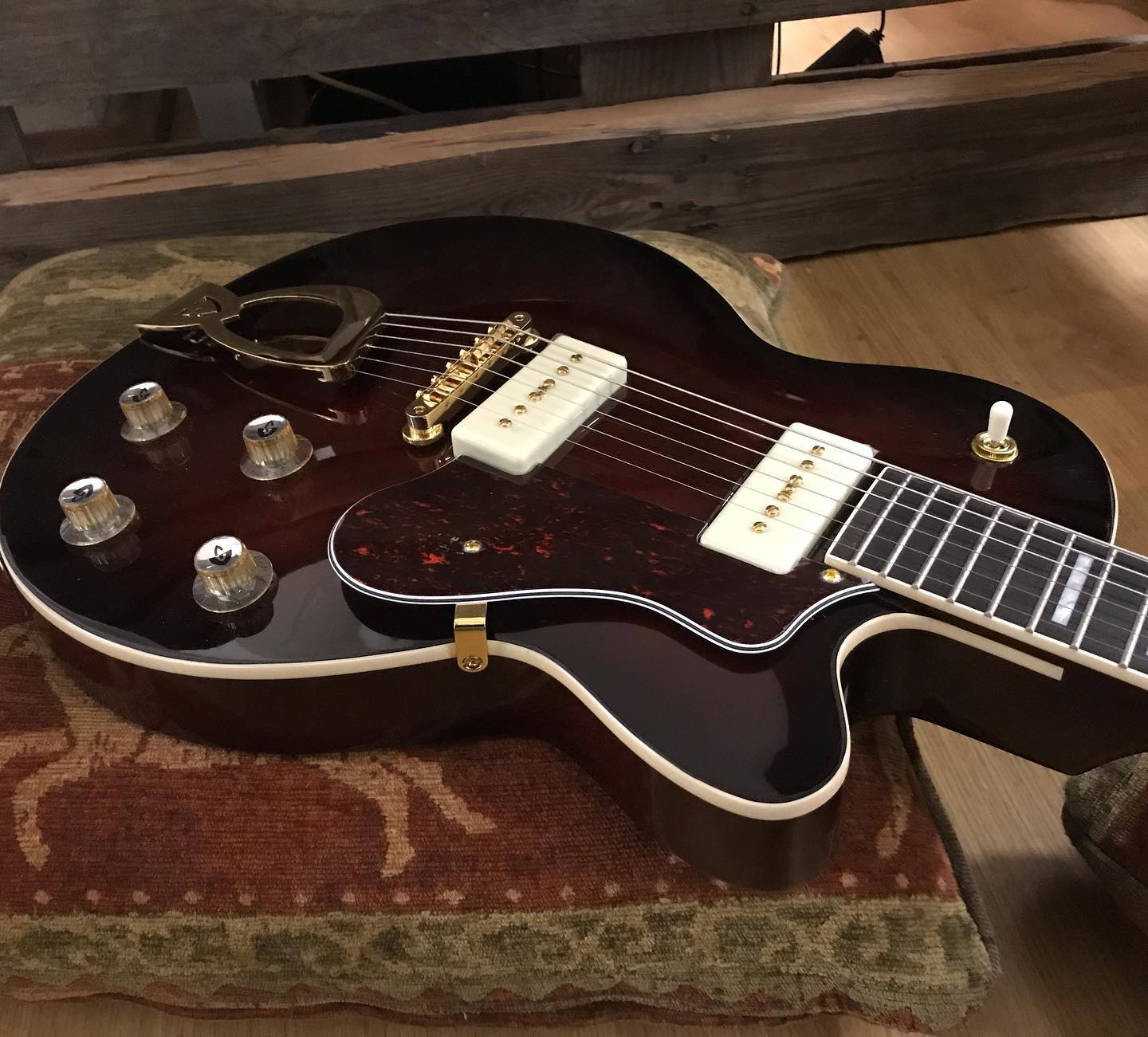 Check out this utter - Richards Guitars Of Stratford Upon Avon