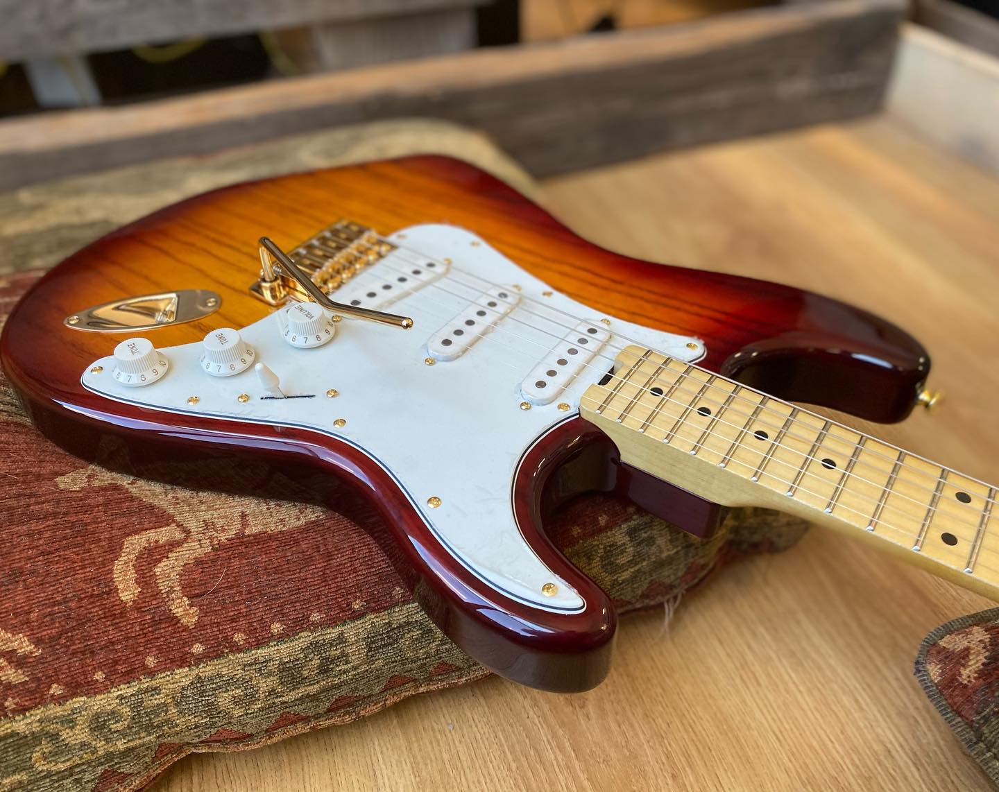 #gordonsmithguitars - Richards Guitars Of Stratford Upon Avon