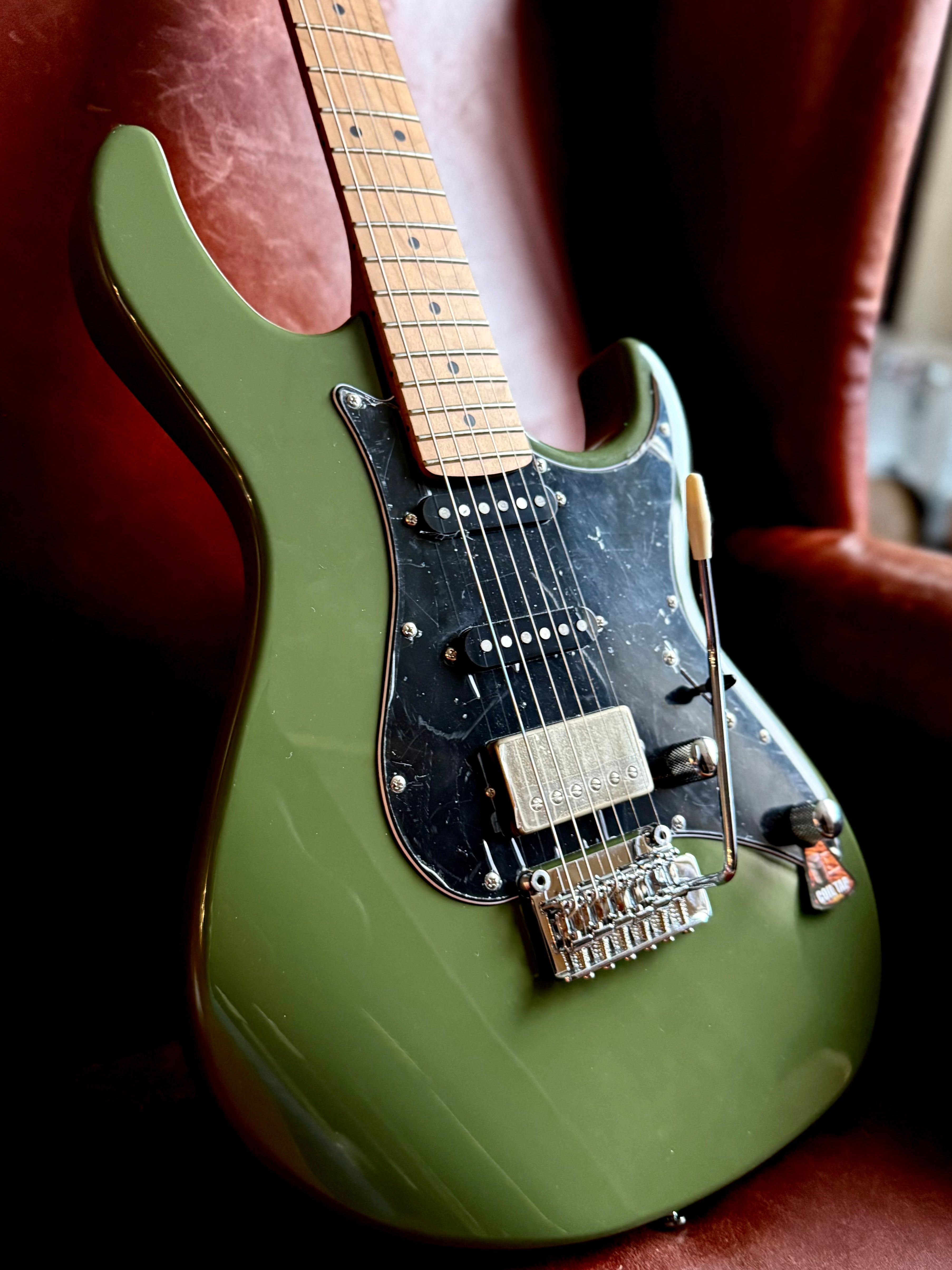 Cort G250 SE Olive Vert Foncé