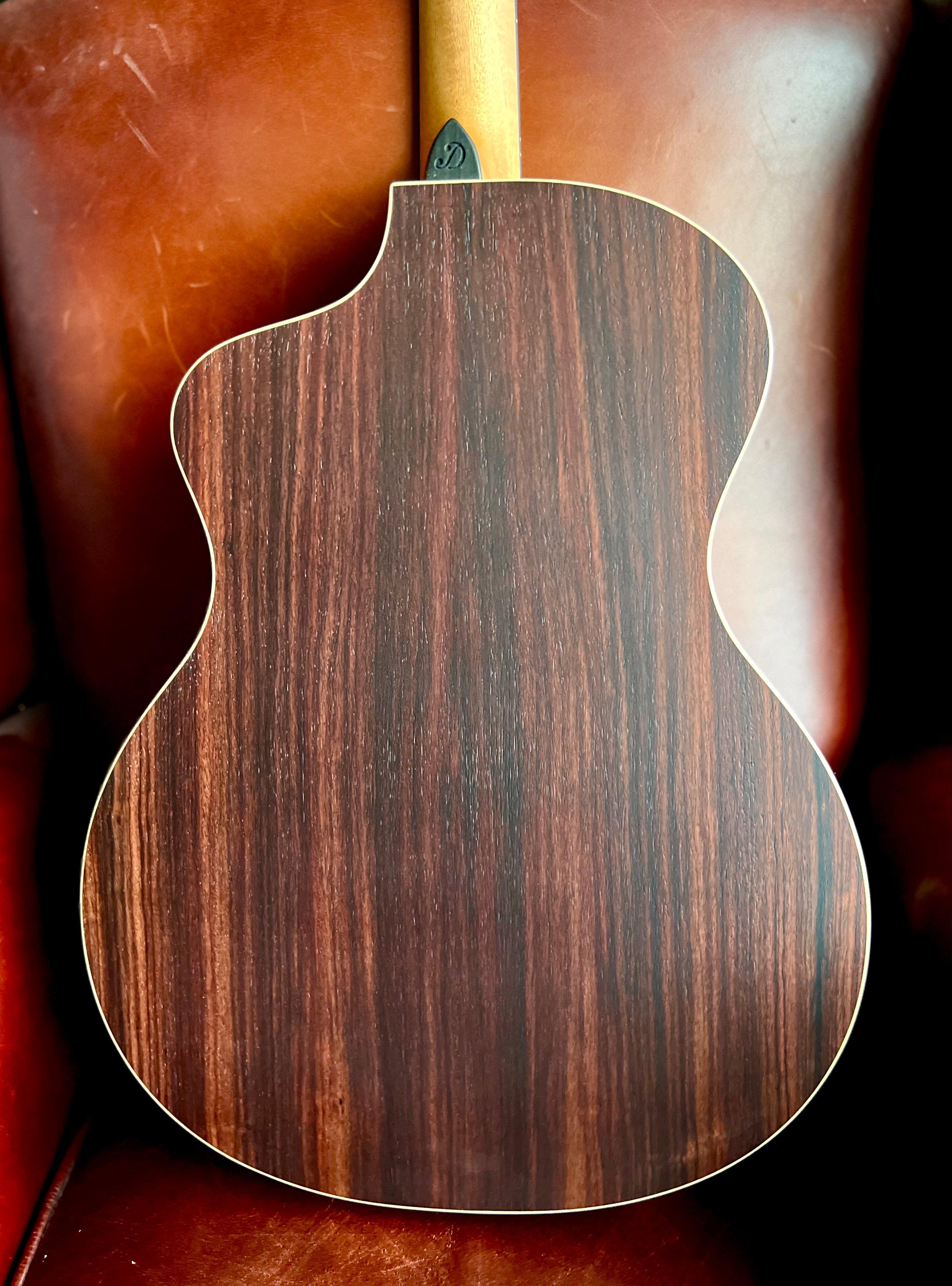DOWINA ROSEWOOD GAC Swiss Moon Spruce Hand Made Custom Acoustic Guitar, Guitare acoustique en vente chez Richards Guitars.