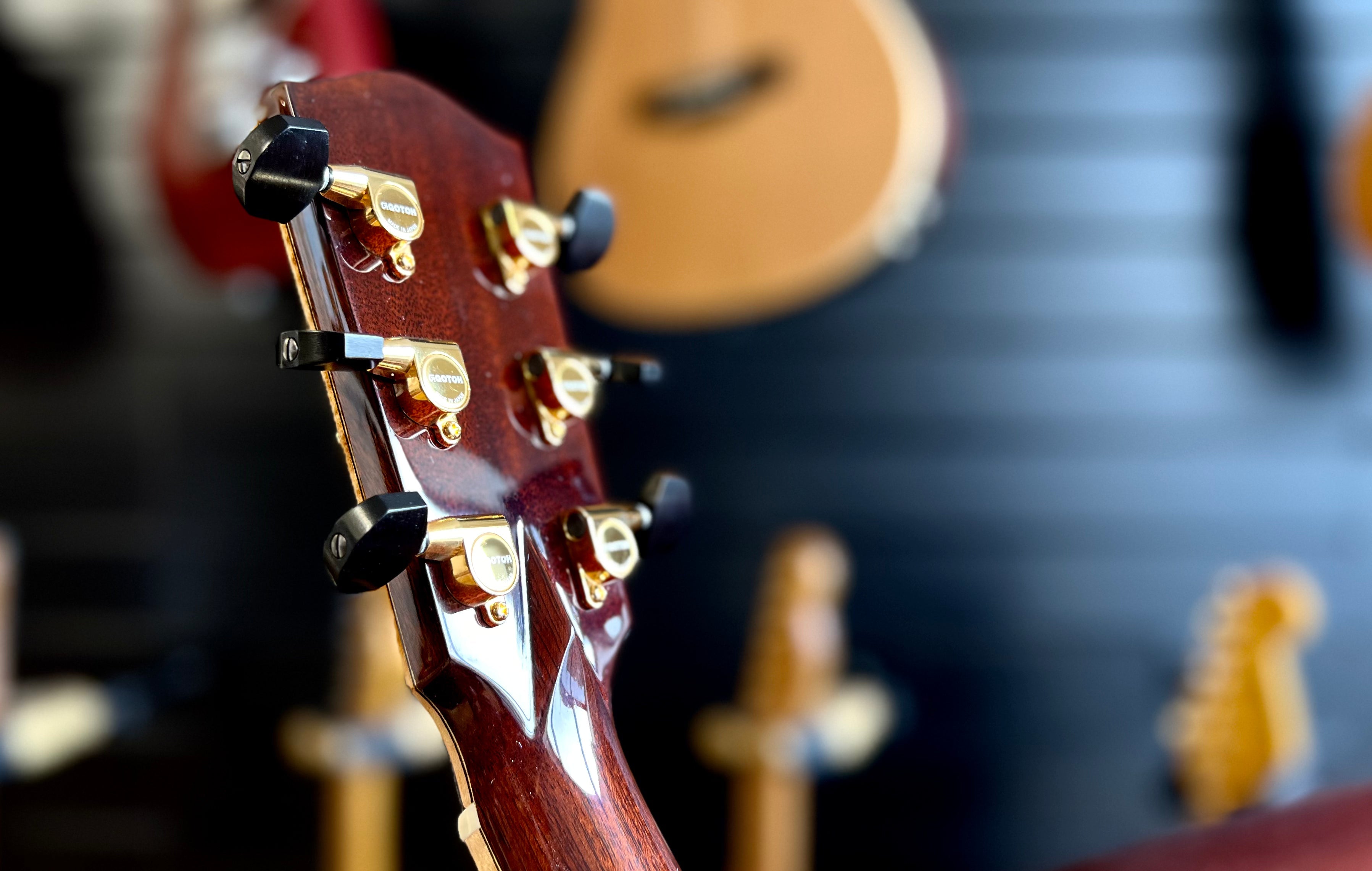 Eastman AC822CE Modèle 2024 (Prix incluant le Custom Pro Setup Package), Guitare Électro-Acoustique en vente chez Richards Guitars.