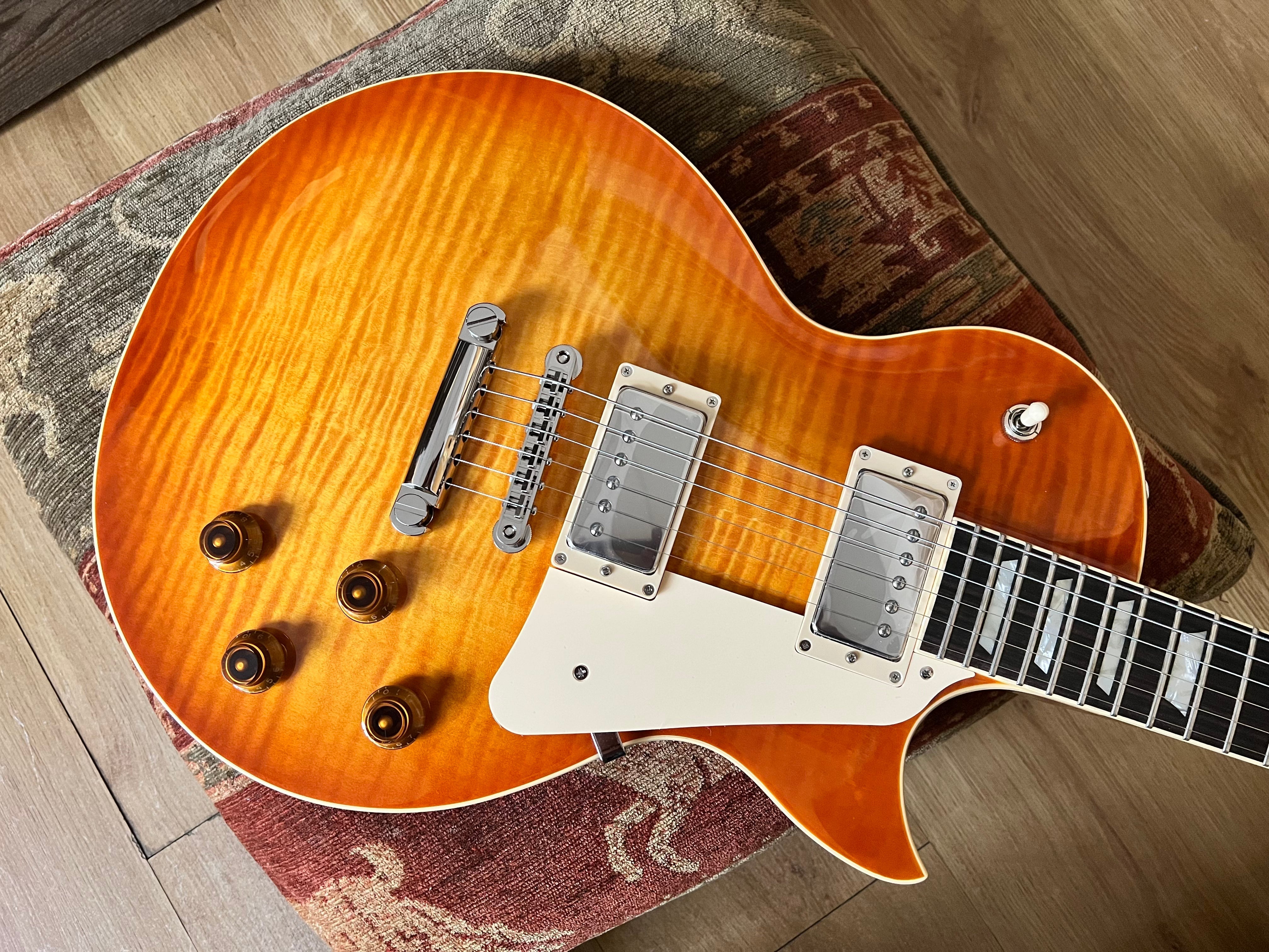 FGN Neo Classic NLS10RFM Faded Cherry Burst With Gig Bag, Guitare électrique en vente chez Richards Guitars.