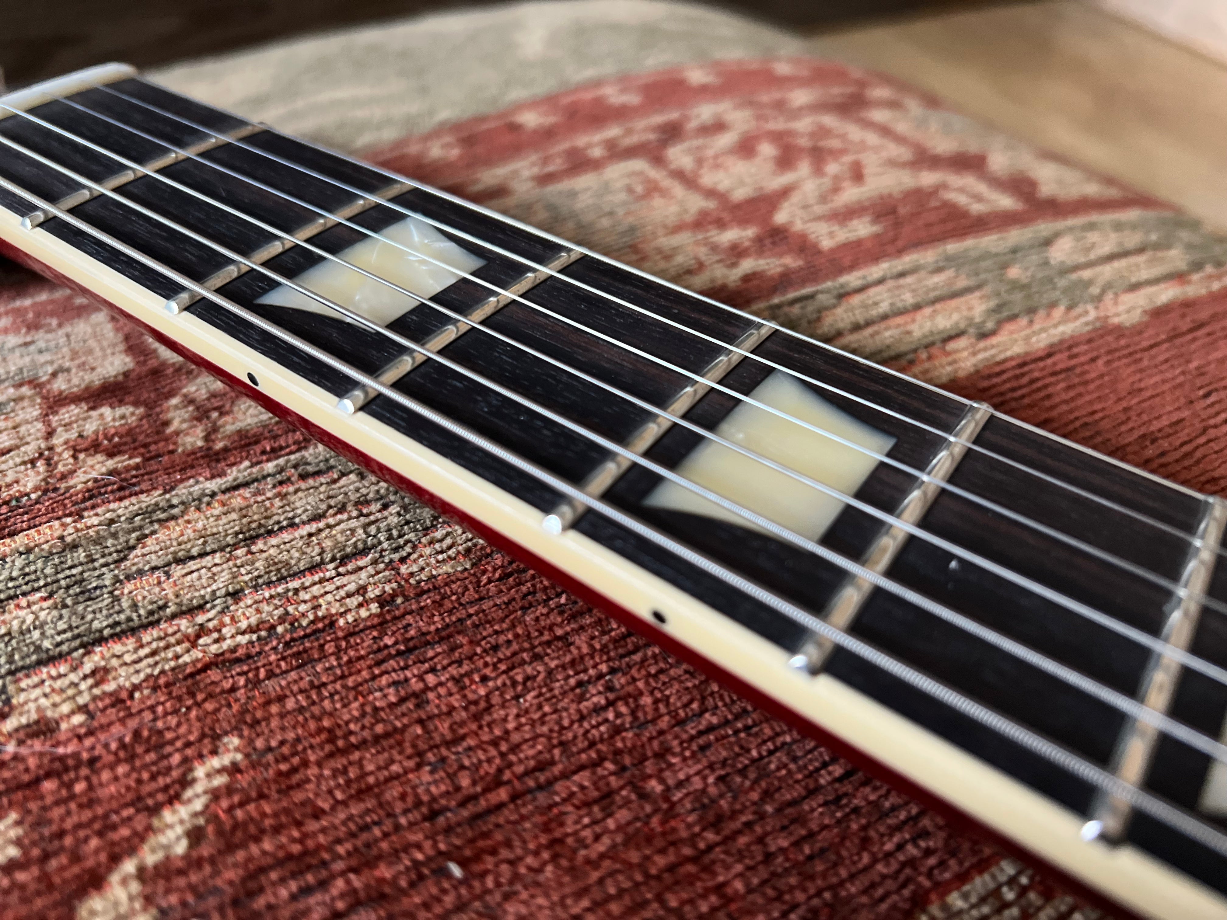 FGN Neo Classic NLS10RFM Faded Cherry Burst With Gig Bag, Guitare électrique en vente chez Richards Guitars.