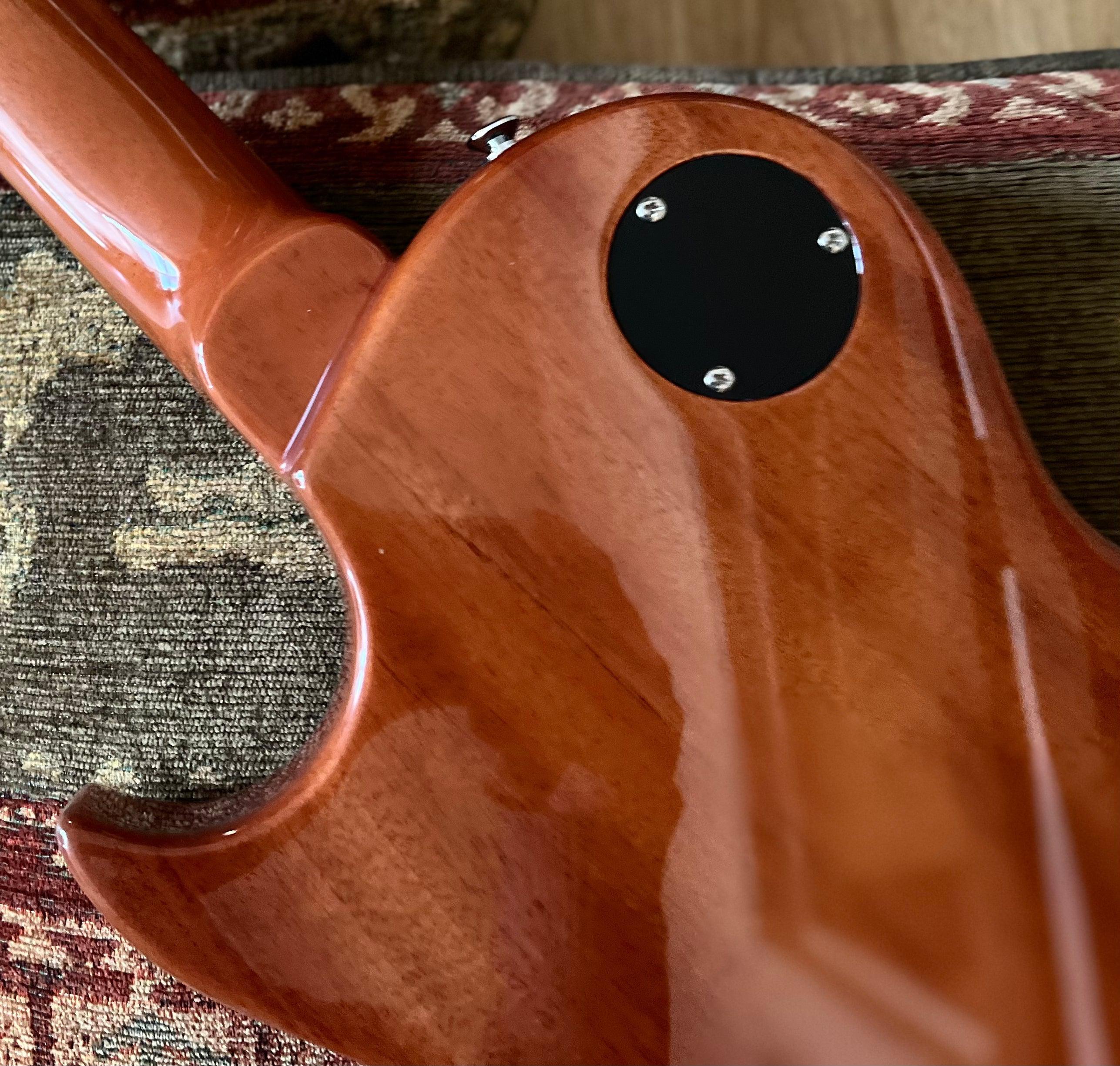 GUITARE FRET KING ECLAT STANDARD - ACAJOU NATUREL (Notre configuration pro £85 est incluse gratuitement), Guitare électrique en vente chez Richards Guitars.