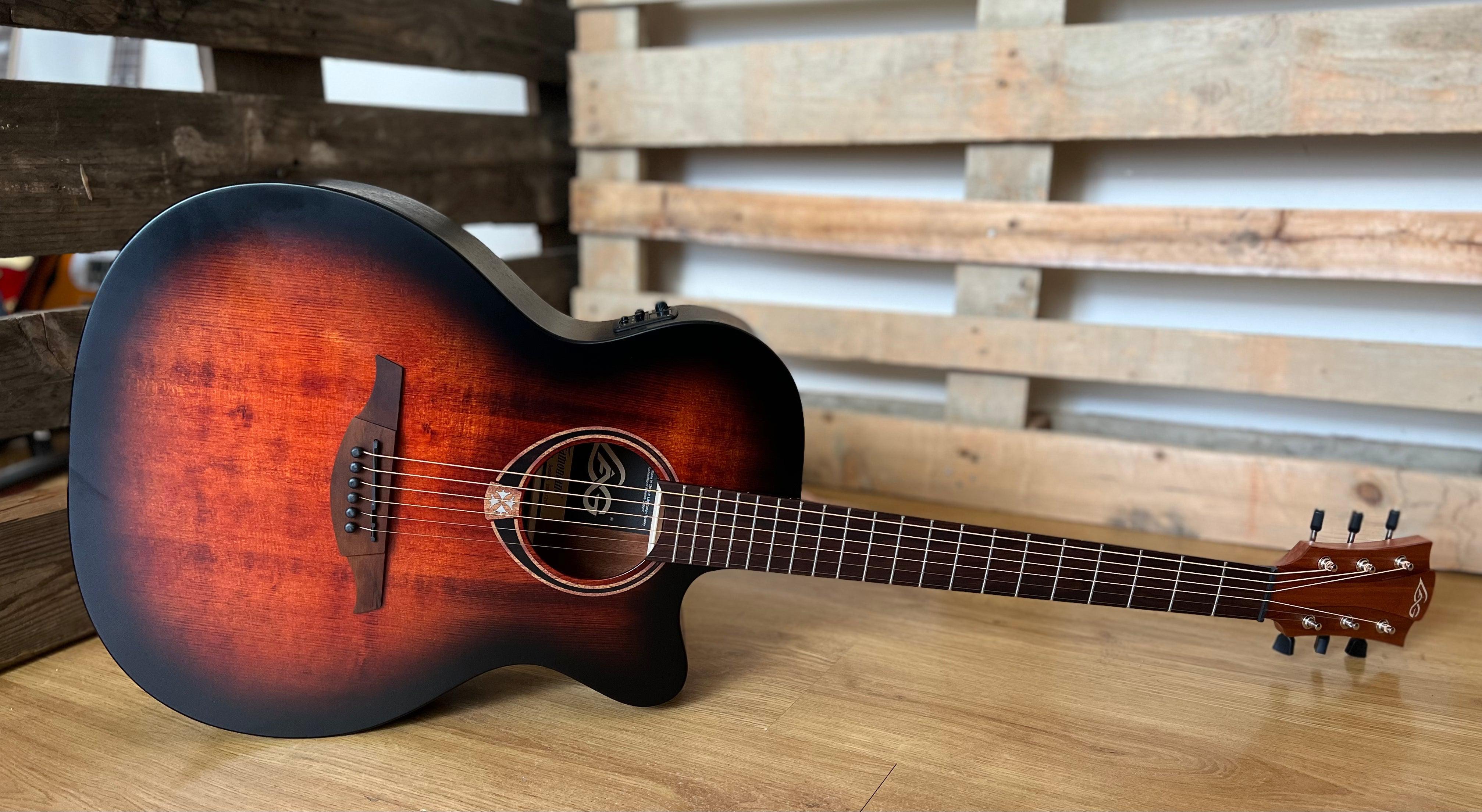 Lag T70ACE-B&B Auditorium Cutaway electro, Electro Acoustic Guitar à vendre chez Richards Guitars.