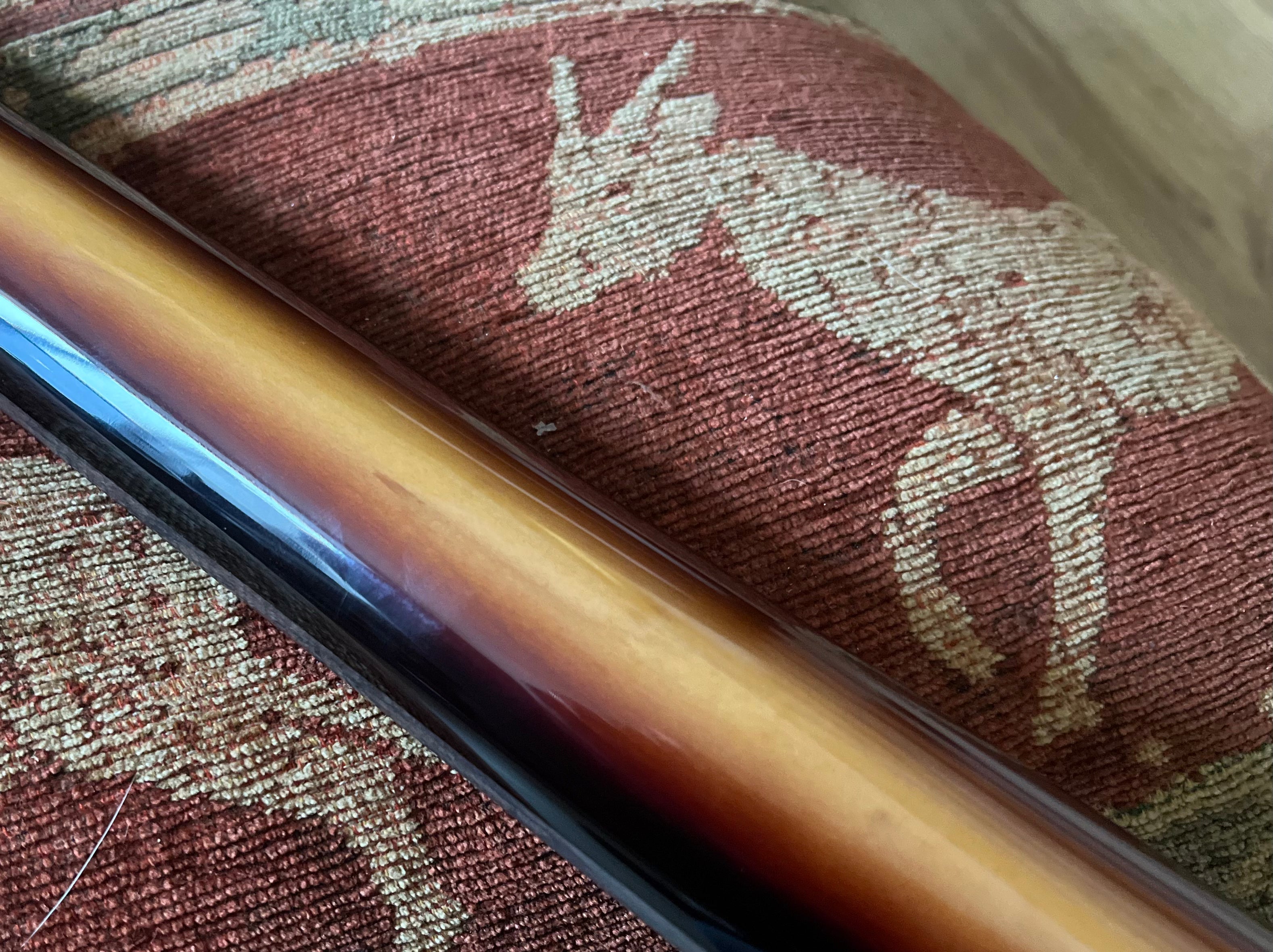 Guitare basse Vintage* VVB4SB, guitare basse à vendre chez Richards Guitars.