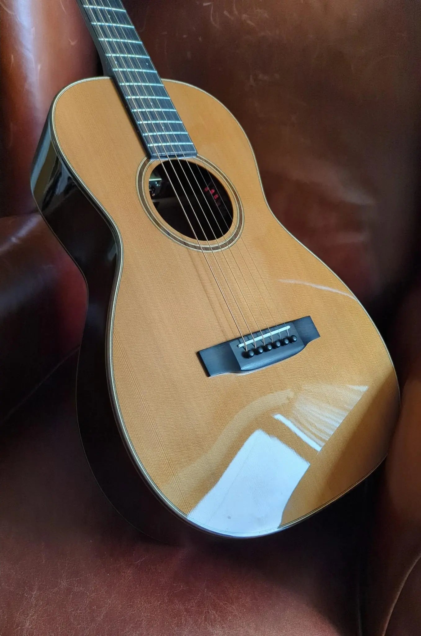 Auden Artist Rosewood Emily Rose (used) - Richards Guitars Of Stratford Upon Avon