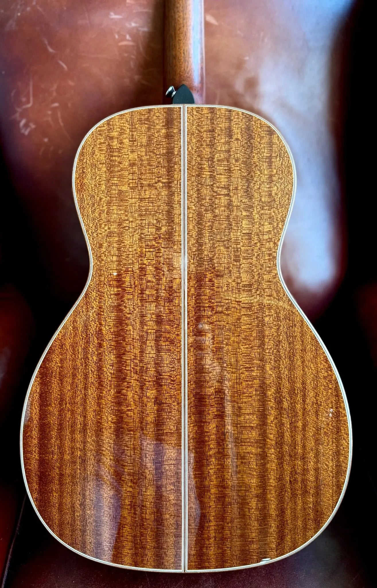 AUDEN MAHOGANY SERIES – EMILY ROSE FULL BODY - Richards Guitars Of Stratford Upon Avon
