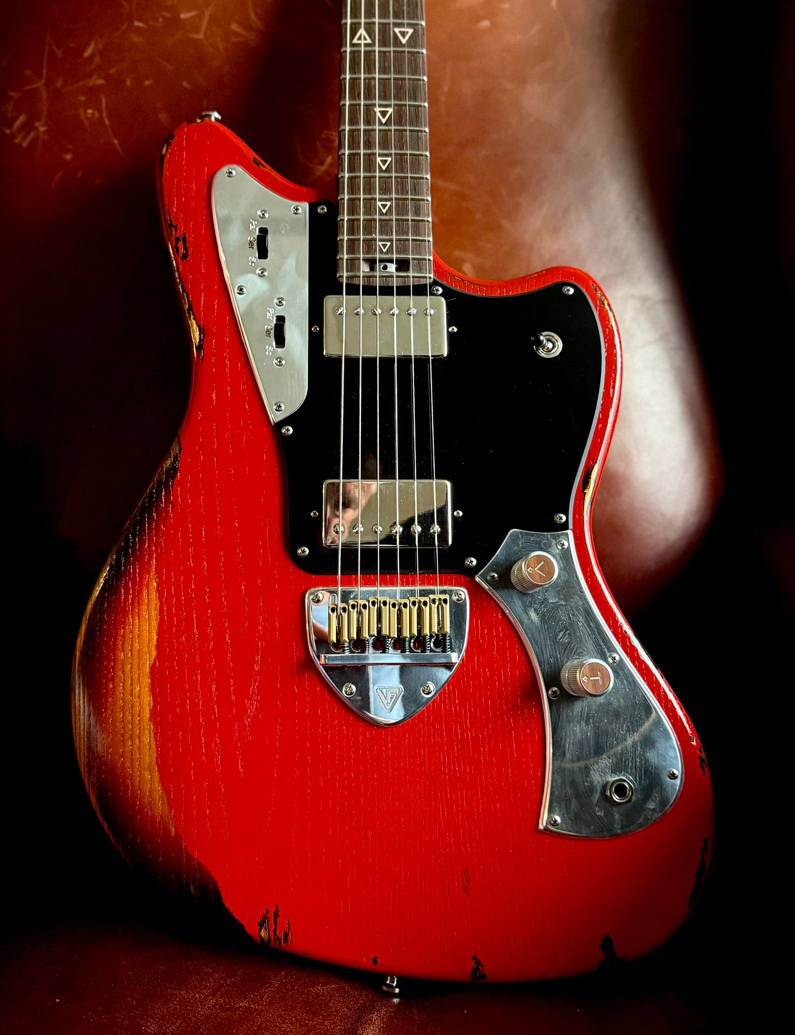 Valiant Jupiter "Dual Coat" Fiesta Red Barhat Distressed