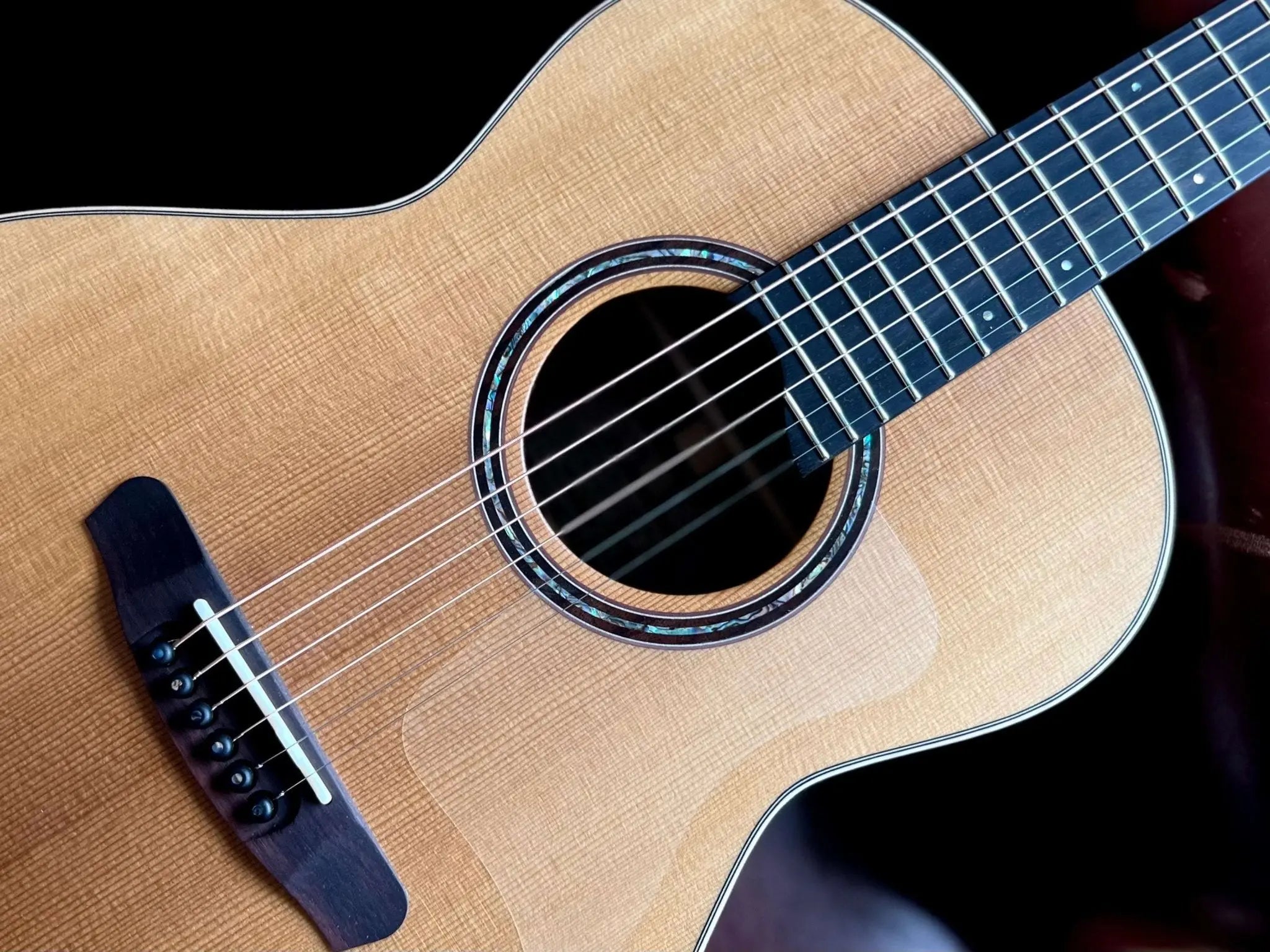 Dowina Rosewood OMG SWS Deluxe OM Body Acoustic Guitar - Richards Guitars Of Stratford Upon Avon