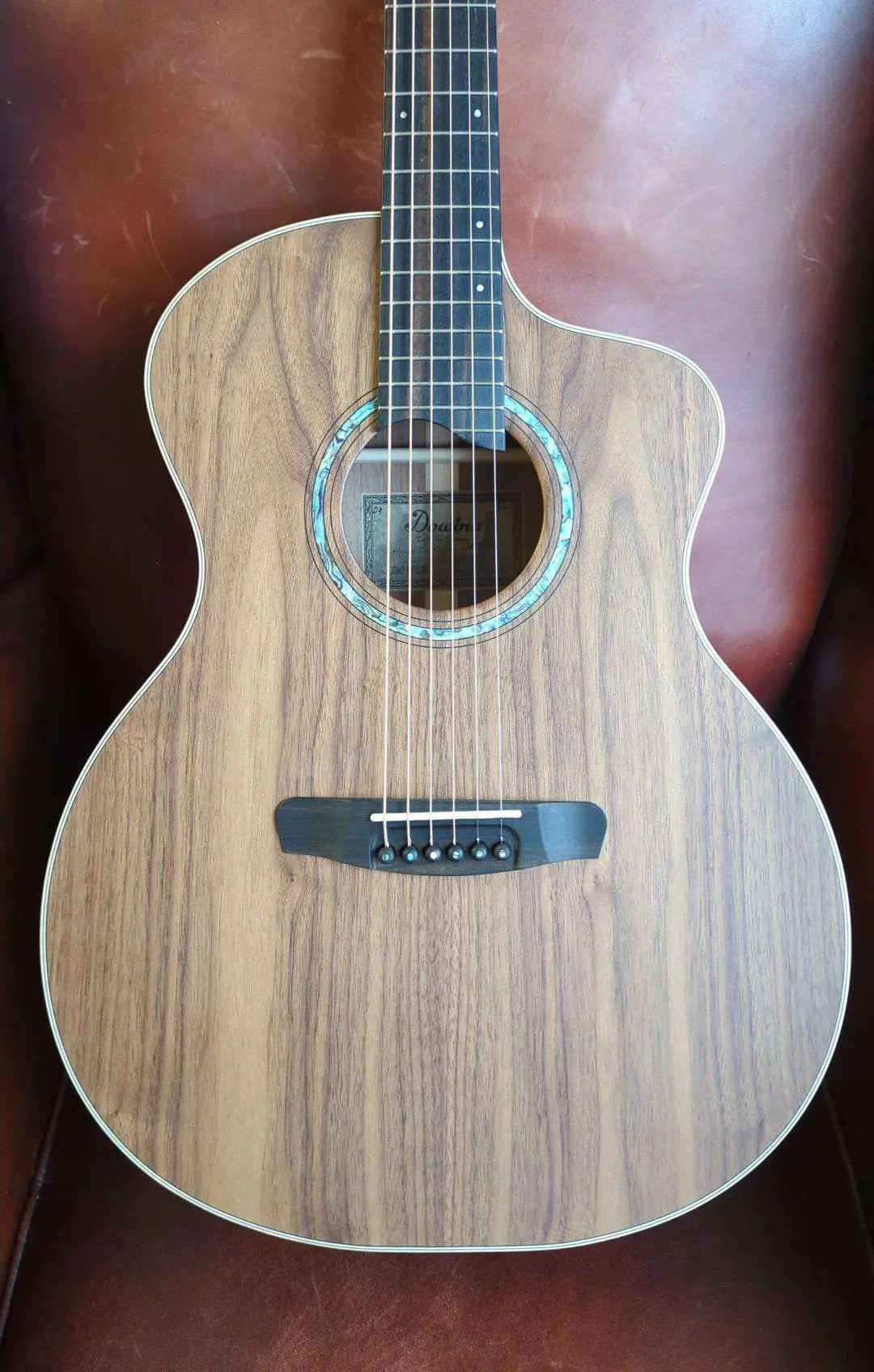 Dowina Walnut Tribute GAC - Richards Guitars Of Stratford Upon Avon