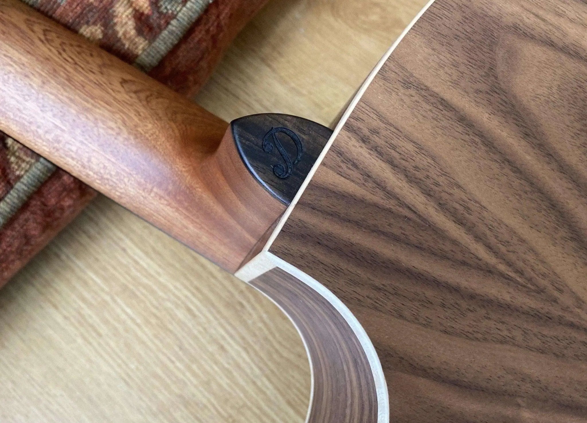 Dowina Walnut Tribute GAC - Richards Guitars Of Stratford Upon Avon