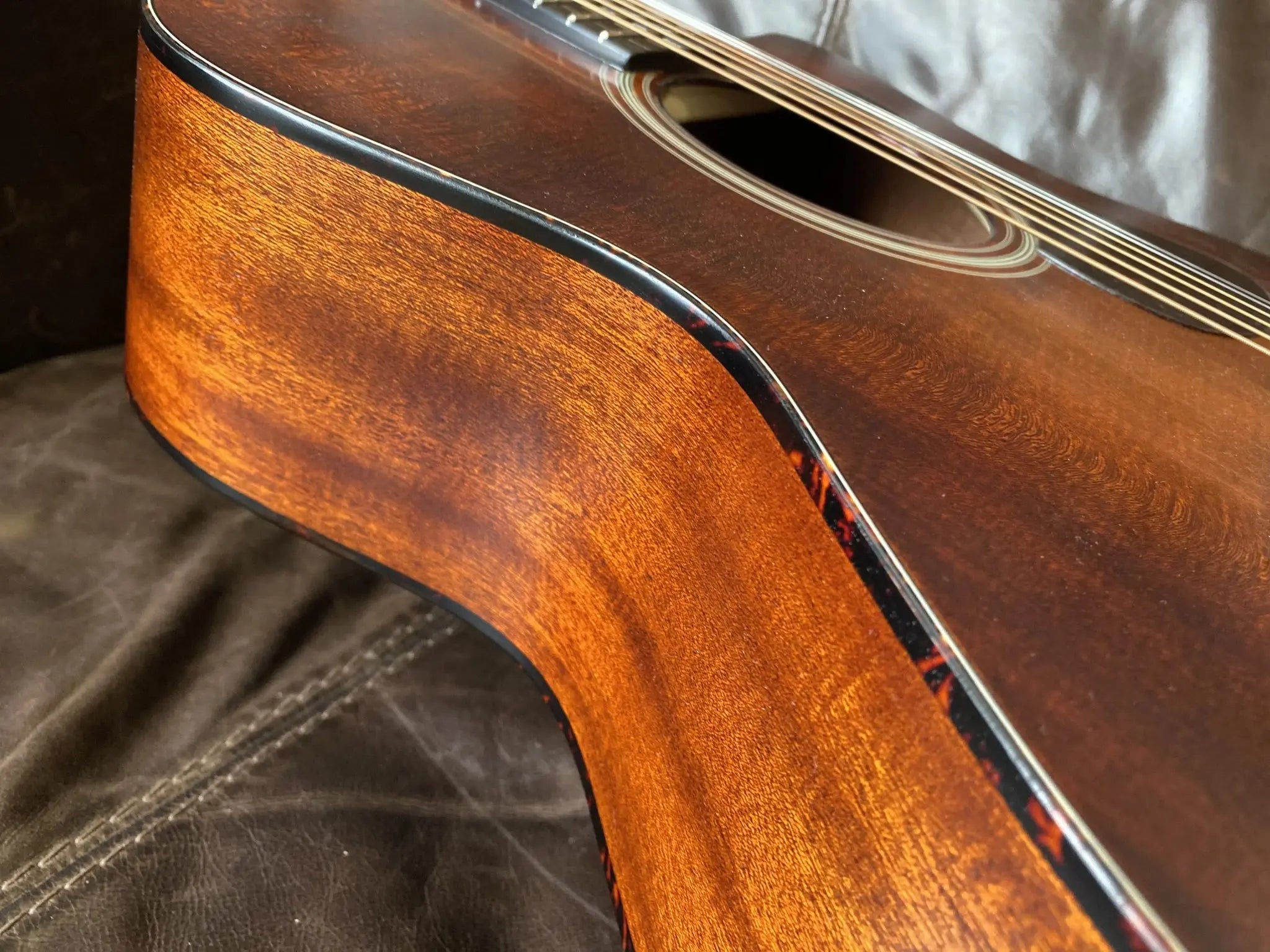 Eastman AC122 - 1CE Classic Electro Acoustic Guitar (Price inc. Custom Pro Setup Package) - Richards Guitars Of Stratford Upon Avon