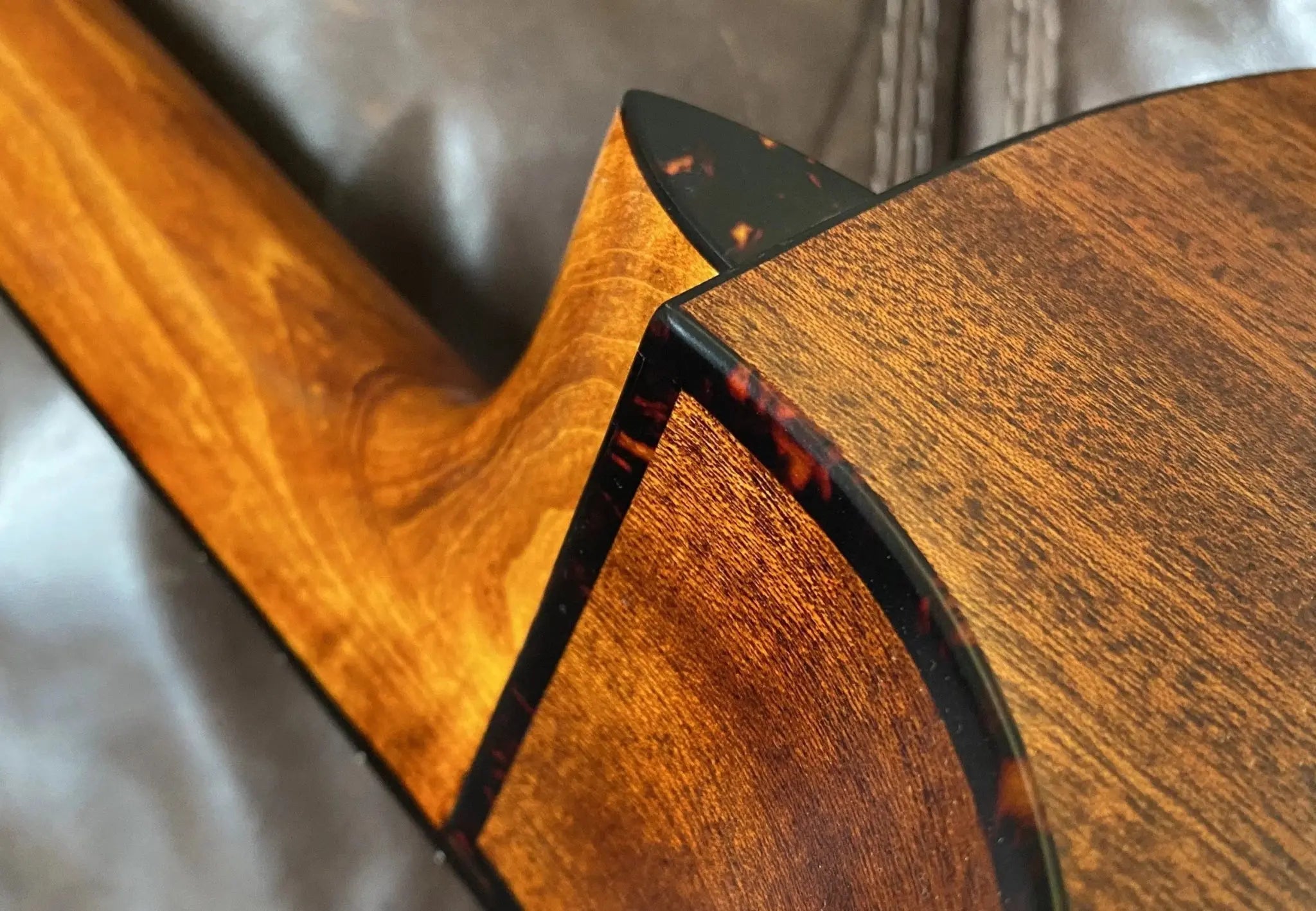 Eastman AC122 - 1CE Classic Electro Acoustic Guitar (Price inc. Custom Pro Setup Package) - Richards Guitars Of Stratford Upon Avon