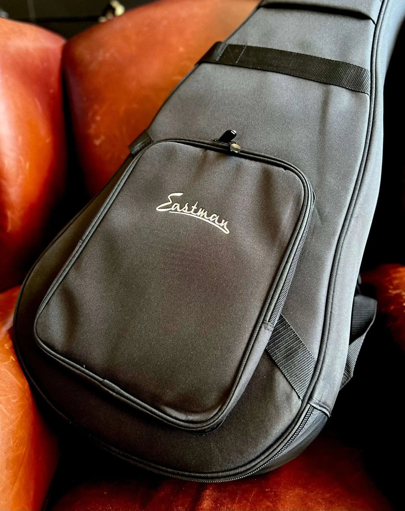 Eastman AC122 - 2CE - DLX - SB (Price inc. Custom Pro Setup Package) - Richards Guitars Of Stratford Upon Avon