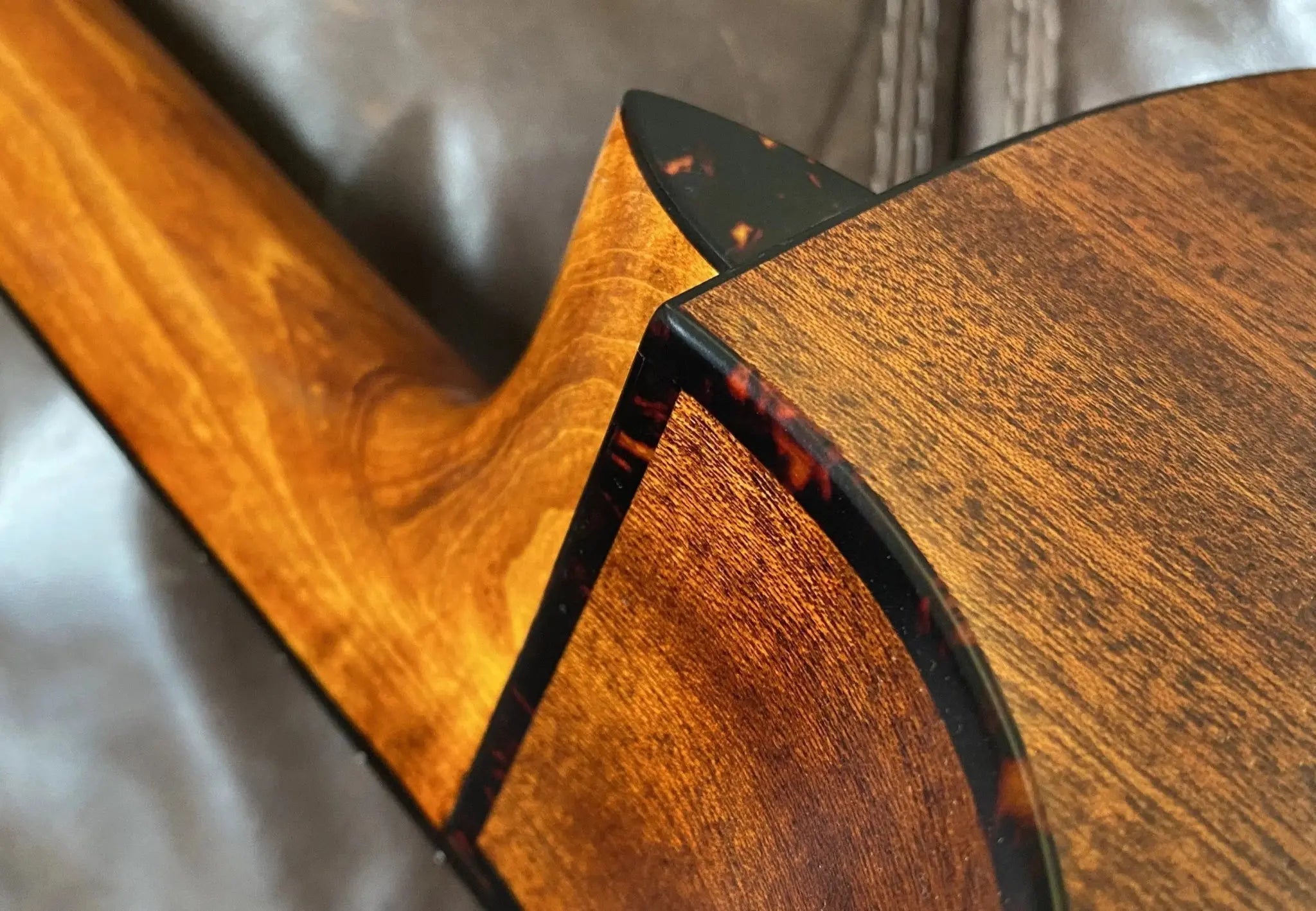 Eastman AC122L - 1CE - CLA Classic Electro Acoustic Guitar Left Handed (Price inc. Custom Pro Setup Package) - Richards Guitars Of Stratford Upon Avon