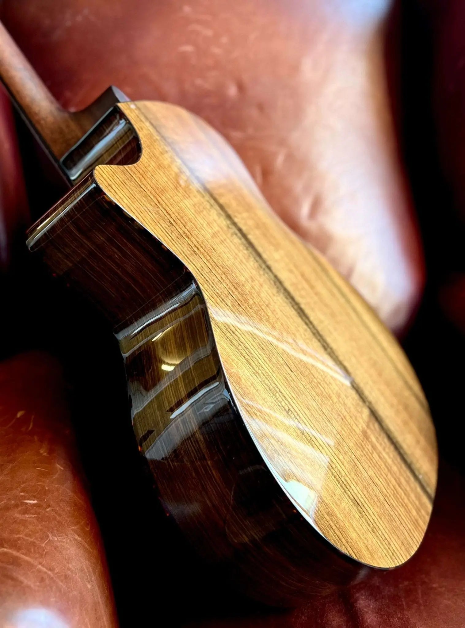 Eastman AC222CE - DLX - GB (Price inc. Custom Pro Setup Package) - Richards Guitars Of Stratford Upon Avon