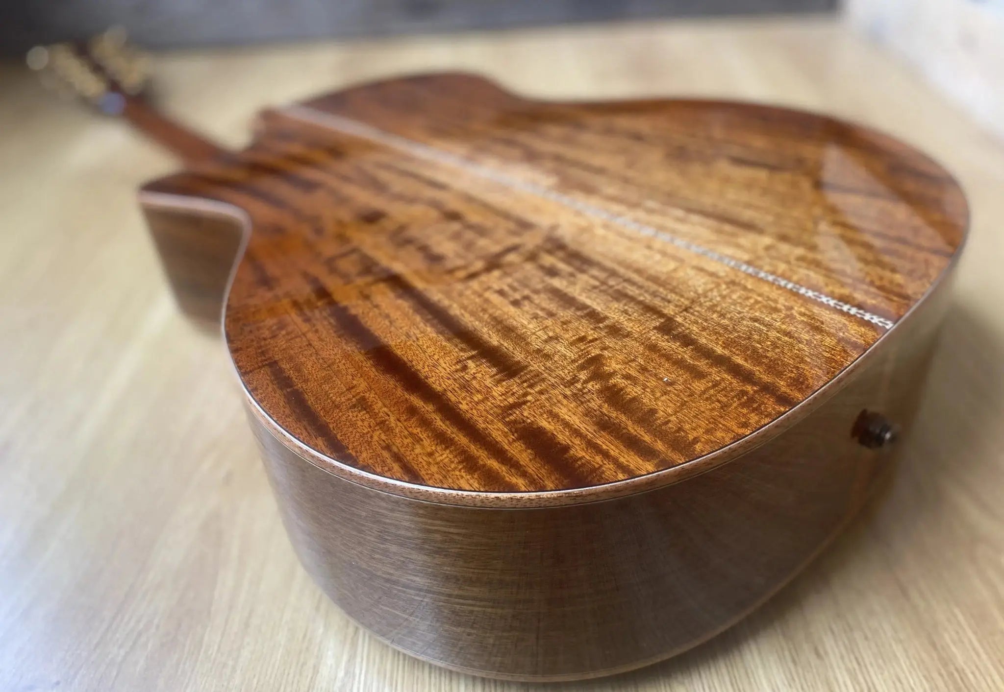 Eastman AC522CE GB Grand Auditorium w/ cutaway (Price inc. Custom Pro Setup Package) - Richards Guitars Of Stratford Upon Avon