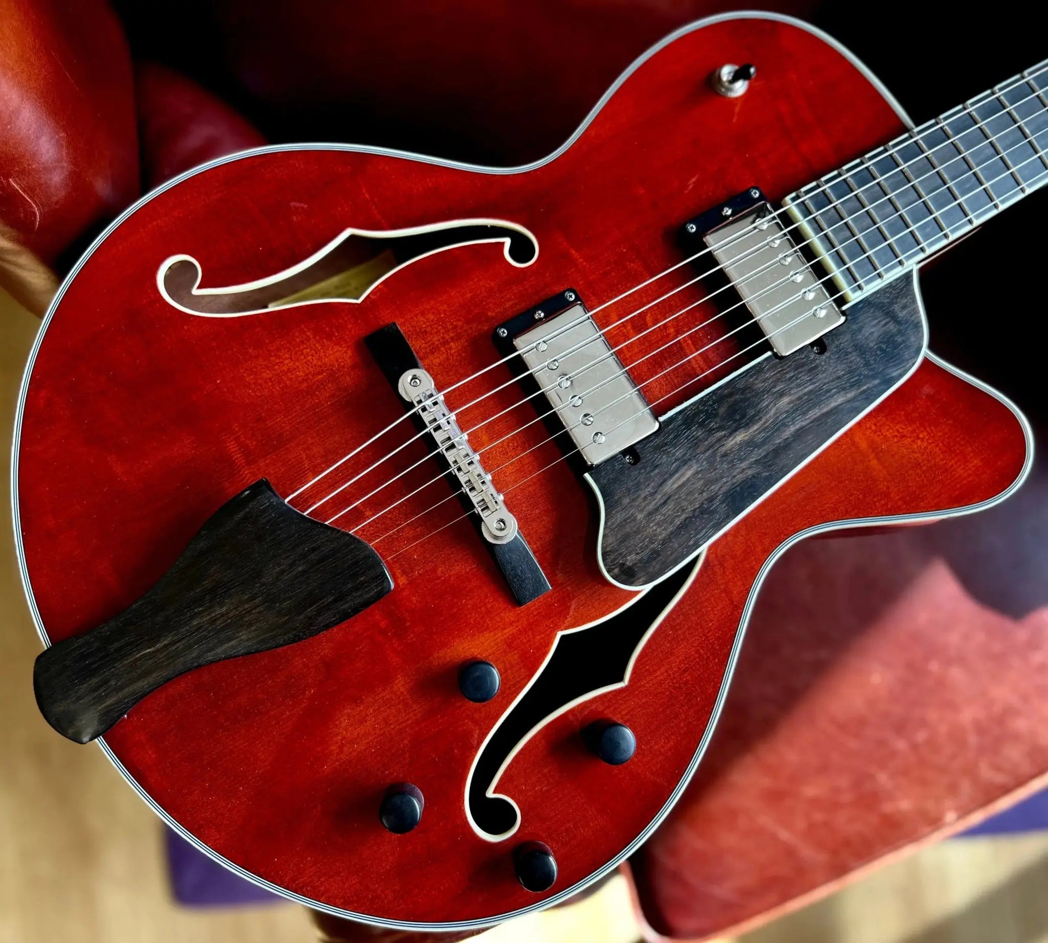 Eastman AR603CED - 15 Solid Carved Spruce Top w' Solid Carved Mahogany Back & Sides (Price inc. Custom Pro Setup Package) - Richards Guitars Of Stratford Upon Avon