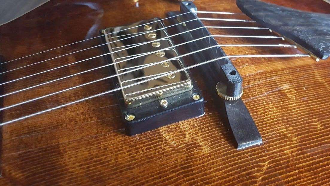 Eastman ER2 (Price inc. Custom Pro Setup Package) - Richards Guitars Of Stratford Upon Avon