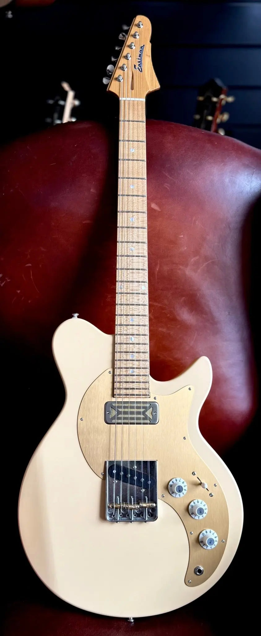 Eastman Fullertone SC52 Desert Sand (Price inc. Custom Pro Setup Package) - Richards Guitars Of Stratford Upon Avon