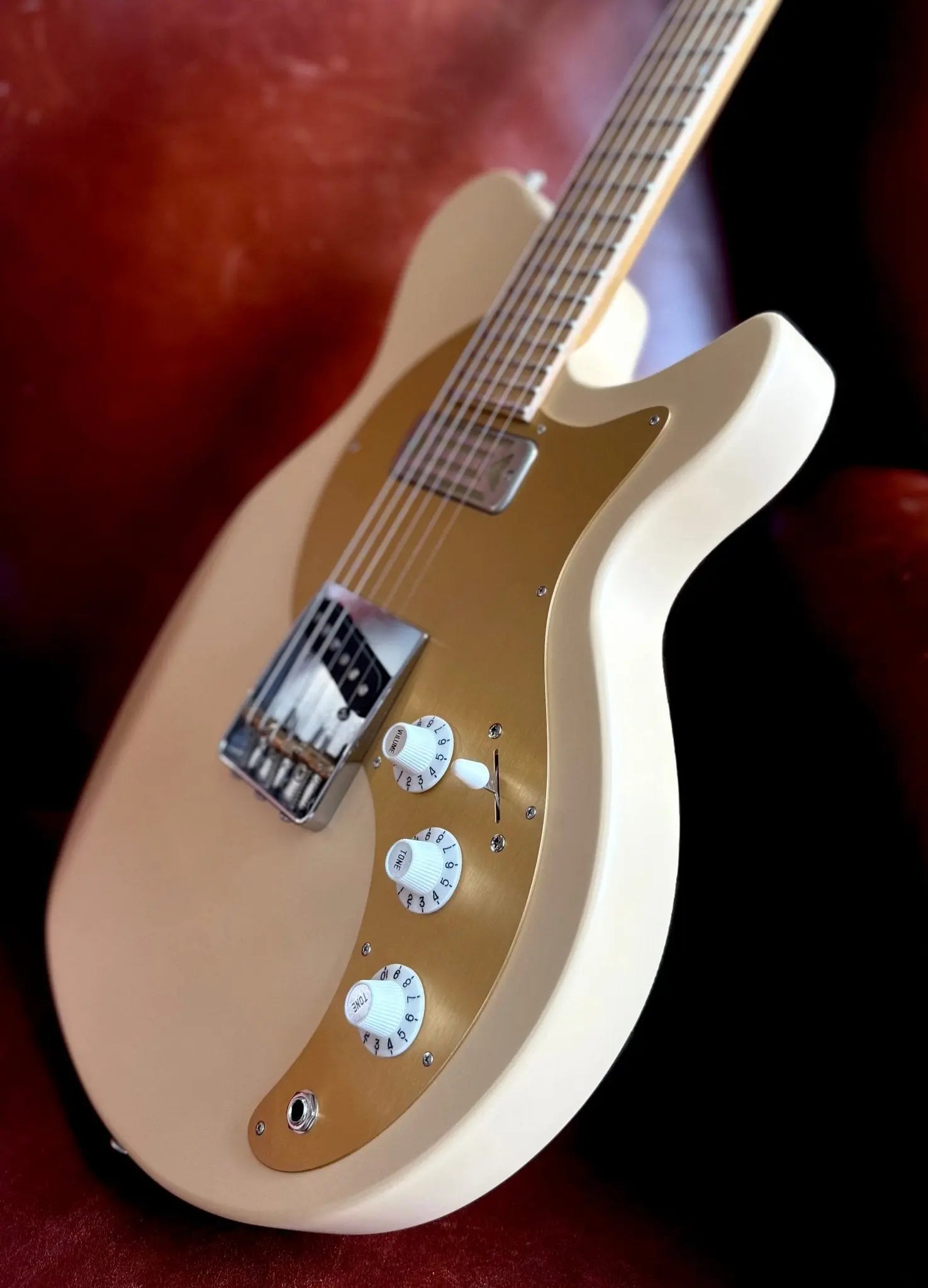 Eastman Fullertone SC52 Desert Sand (Price inc. Custom Pro Setup Package) - Richards Guitars Of Stratford Upon Avon