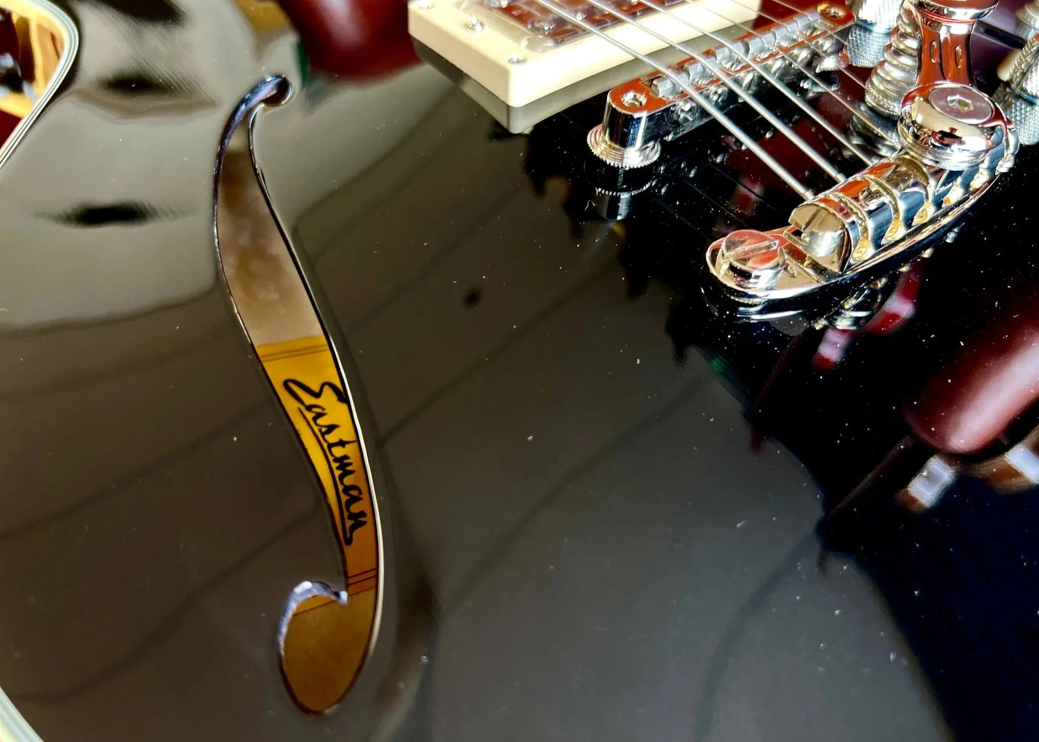 Eastman Romeo NYC, Electric guitar (Price inc. Custom Pro Setup Package) - Richards Guitars Of Stratford Upon Avon