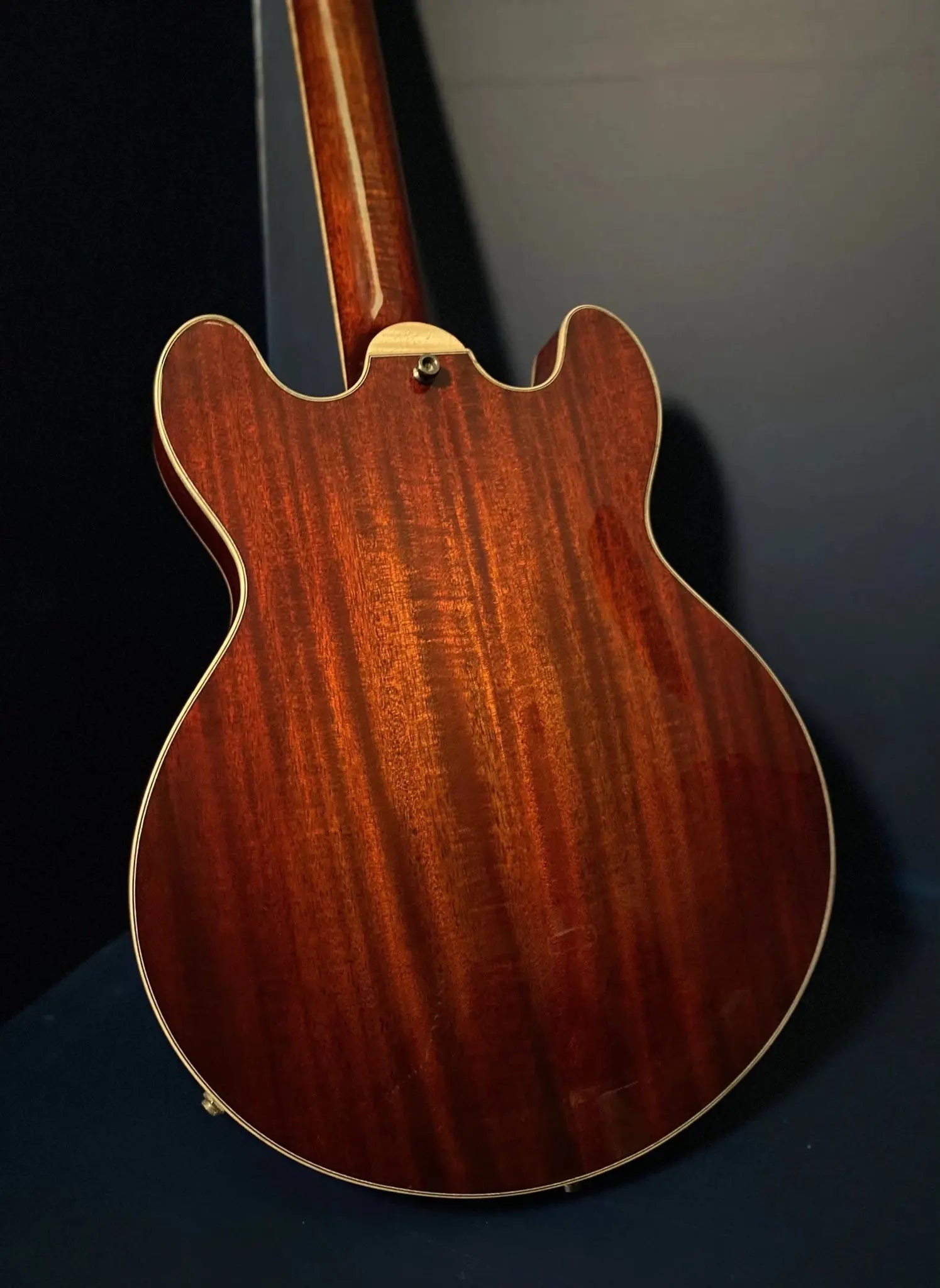 Eastman T184mx CL (Price inc. Custom Pro Setup Package) - Richards Guitars Of Stratford Upon Avon