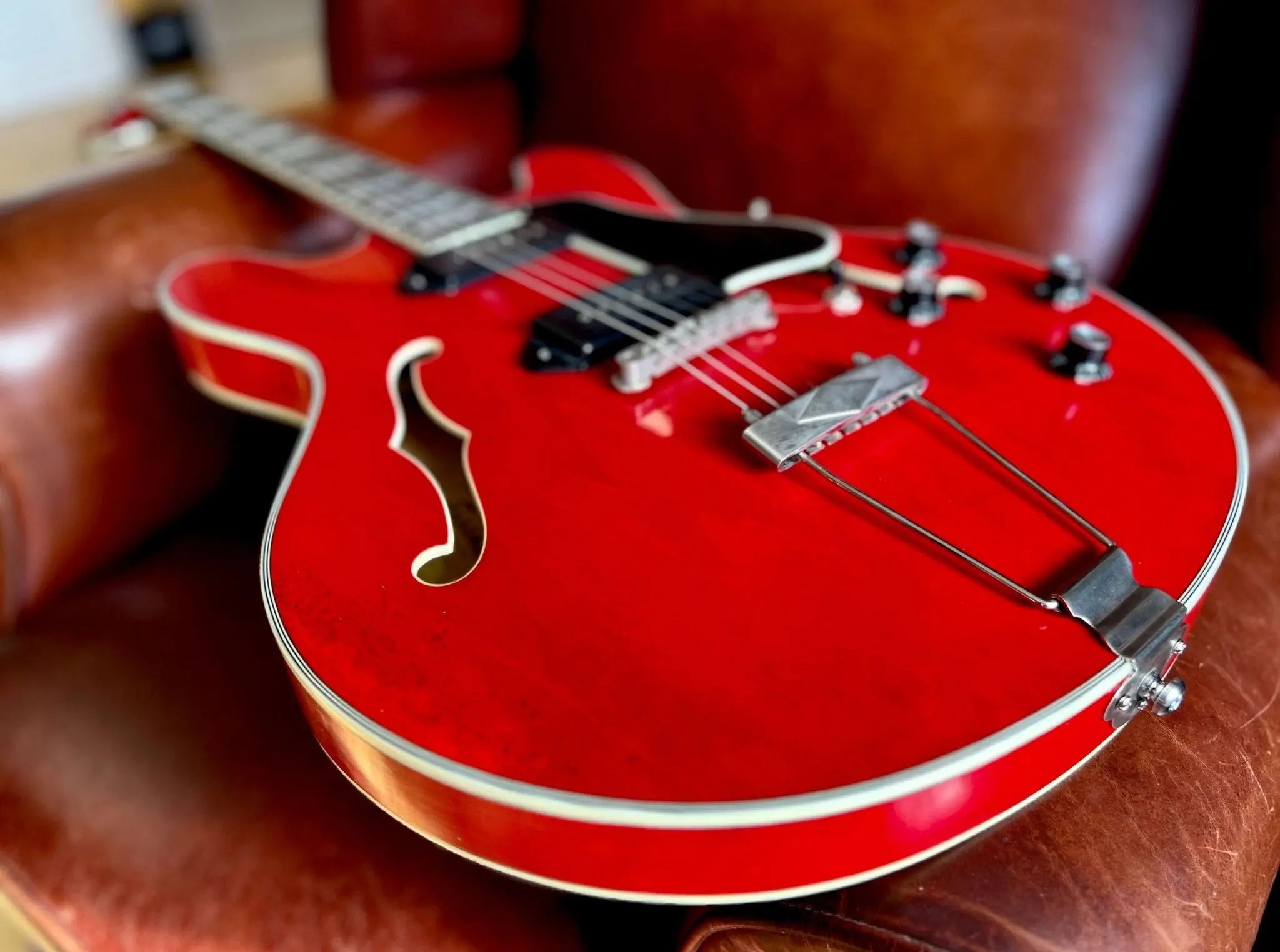 Eastman T64/v - T - RD (Red) (Price inc. Custom Pro Setup Package) - Richards Guitars Of Stratford Upon Avon