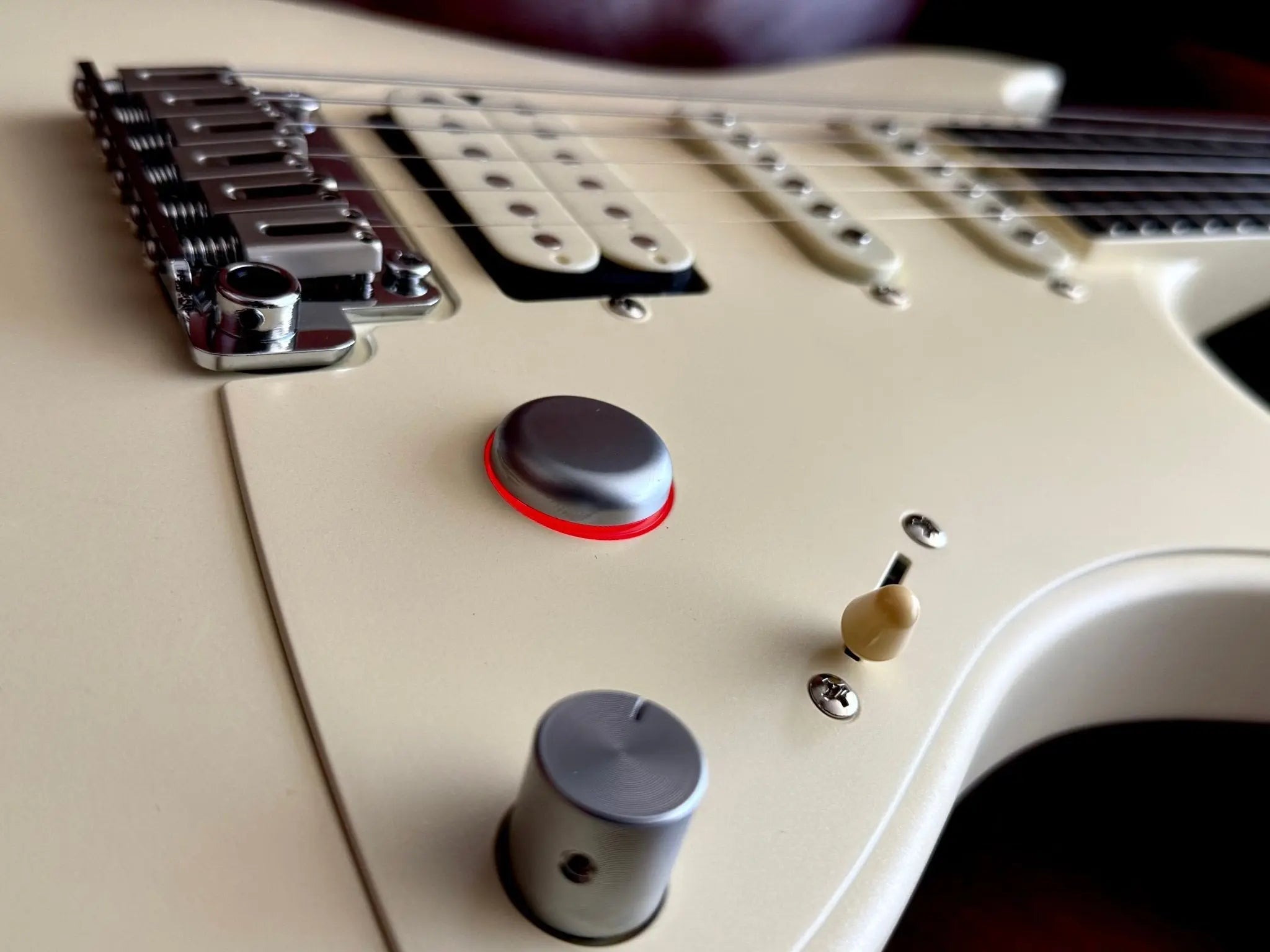 Enya Inspire Electric Smart Guitar in White - Richards Guitars Of Stratford Upon Avon