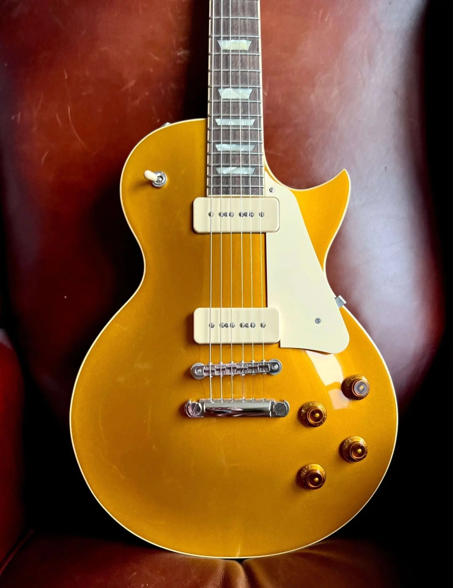 FGN Neo Classic NLS11RMP Antique Gold (AG) With Gig Bag - Richards Guitars Of Stratford Upon Avon