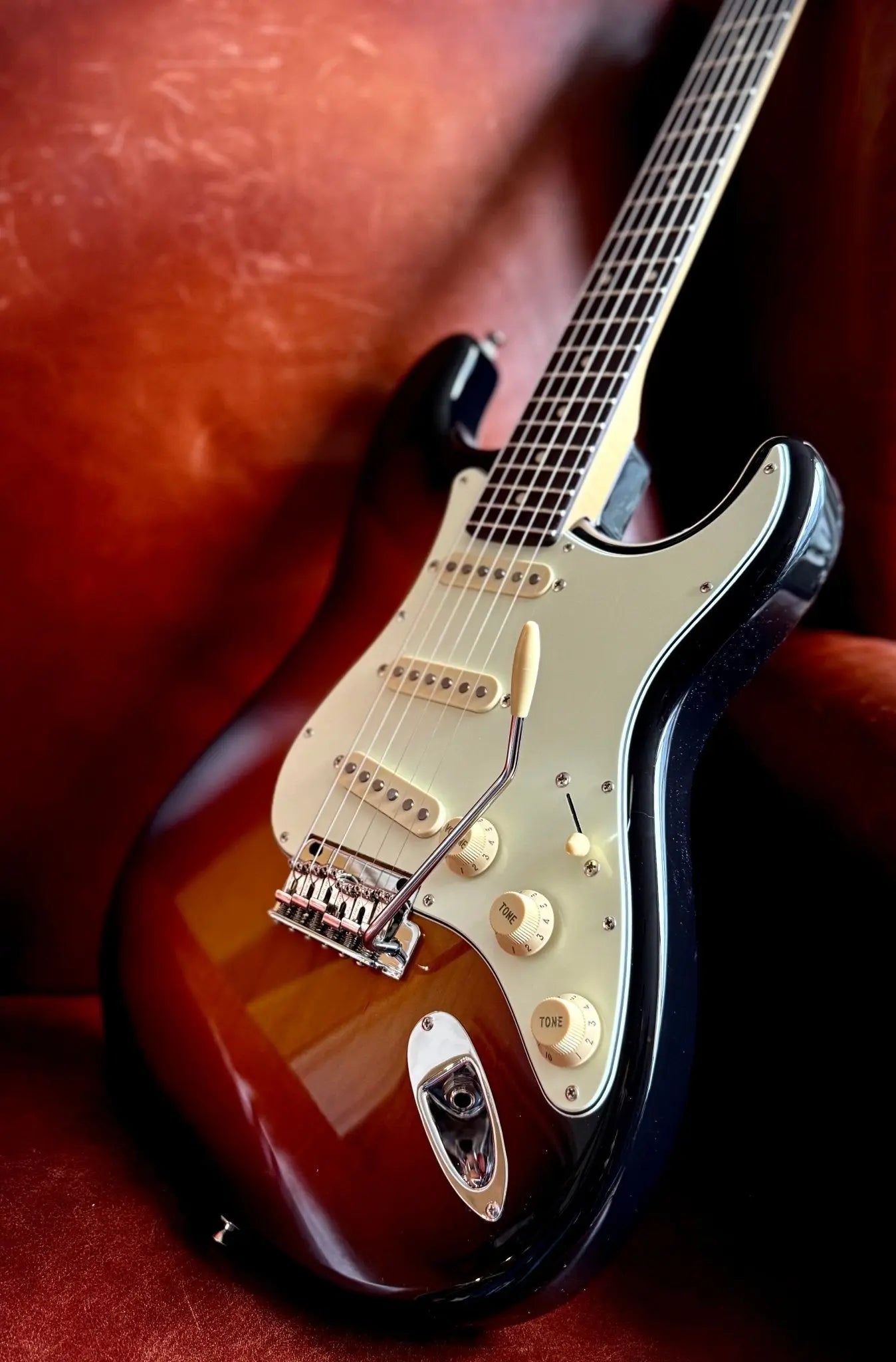 FGN Neoclassic NST100RAL (Alder 3 Tone Sunburst) - Richards Guitars Of Stratford Upon Avon