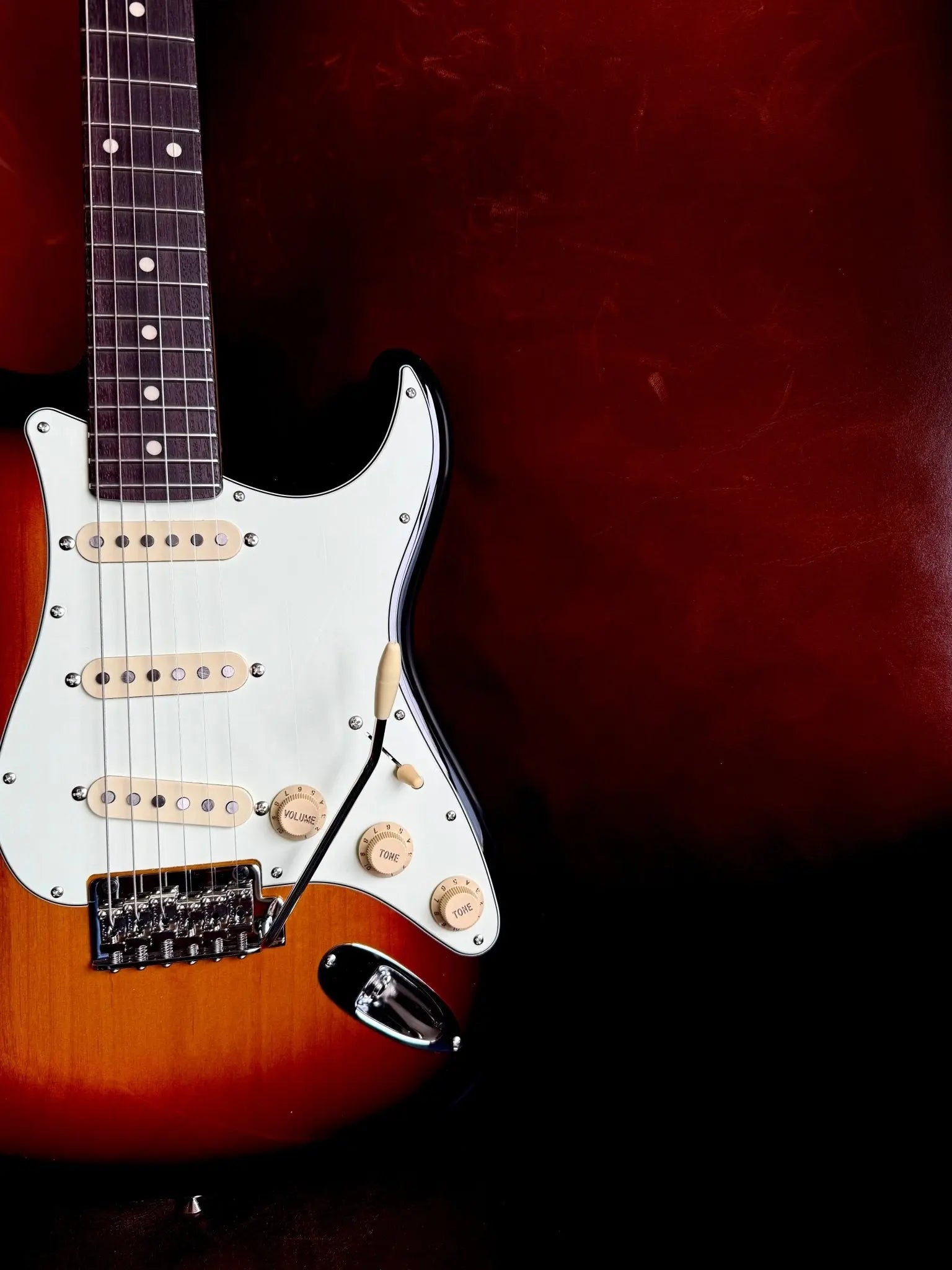 FGN Neoclassic NST100RAL (Alder 3 Tone Sunburst) - Richards Guitars Of Stratford Upon Avon