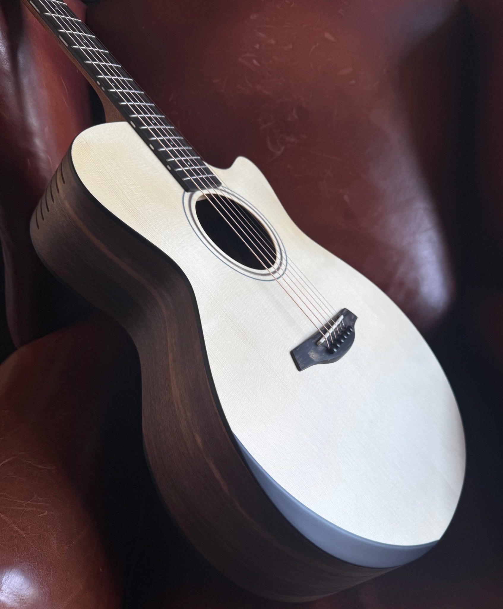 Furch Blue Performance Gc - EWa EAS - VTC - Richards Guitars Of Stratford Upon Avon