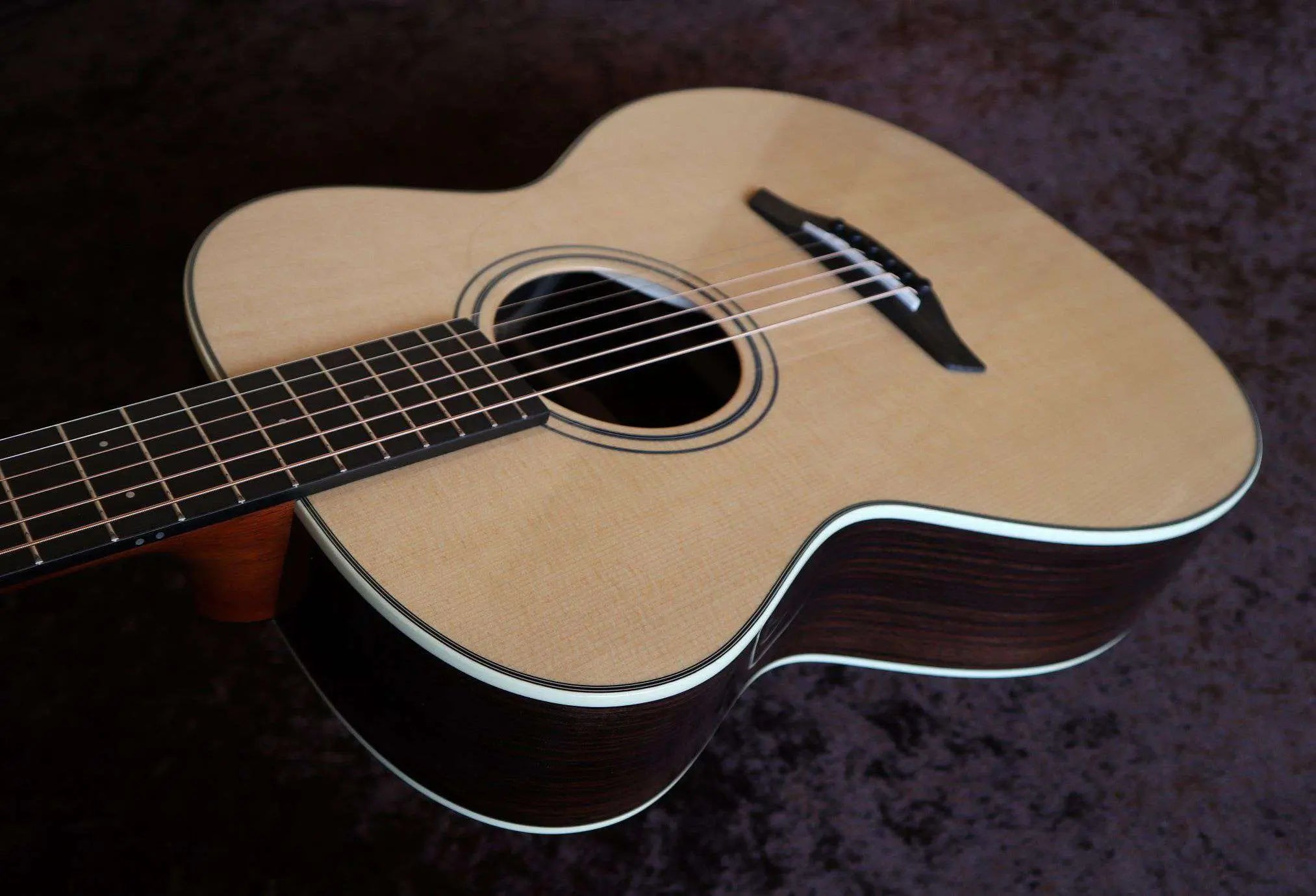 Furch Green Plus OM SR (Spruce / Rosewood) (2025 CNR Active Upgrade Model) - Richards Guitars Of Stratford Upon Avon