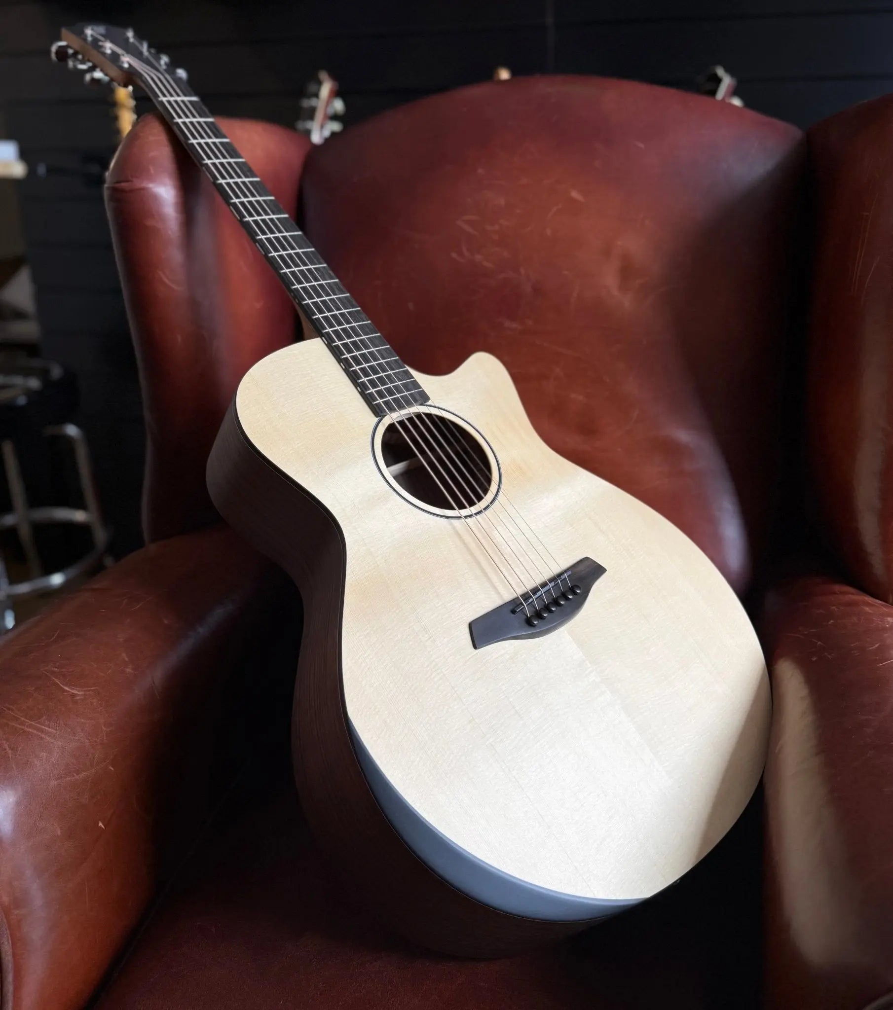 Furch Violet Deluxe Gc ER Deluxe Engelmann Spruce With Rosewood Back & Sides Acoustic Guitar (2025 CNR Active Upgrade Model) - Richards Guitars Of Stratford Upon Avon