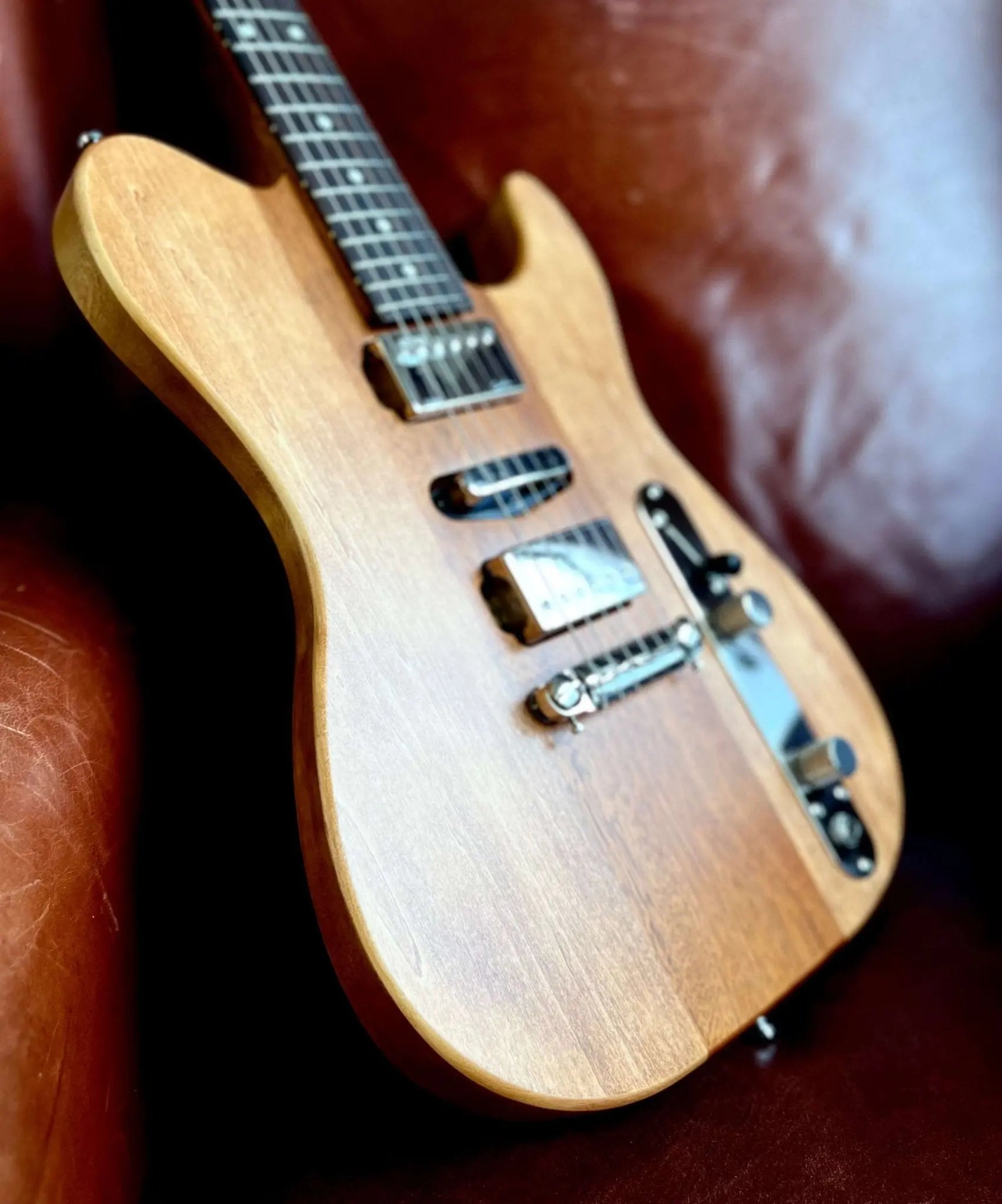 Godin Radium Electric Guitar ~ Winchester Brown RN - Richards Guitars Of Stratford Upon Avon