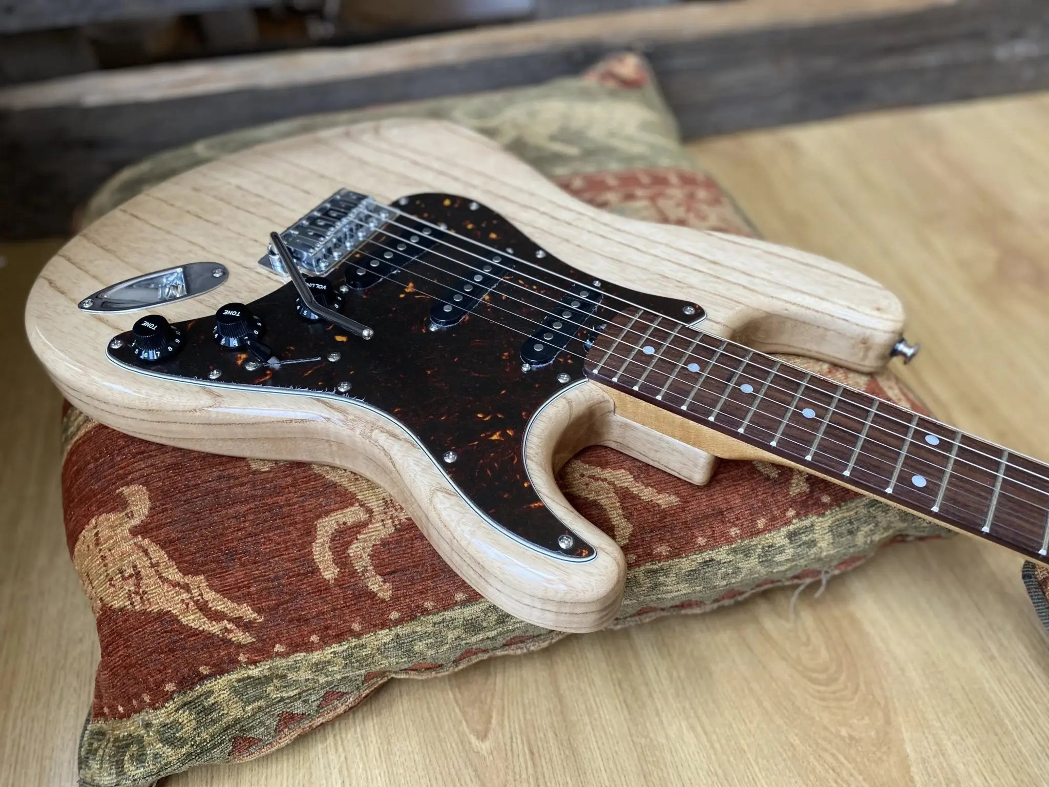 Gordon Smith Classic S Natural Swamp Ash Custom SN: 20149 - Richards Guitars Of Stratford Upon Avon