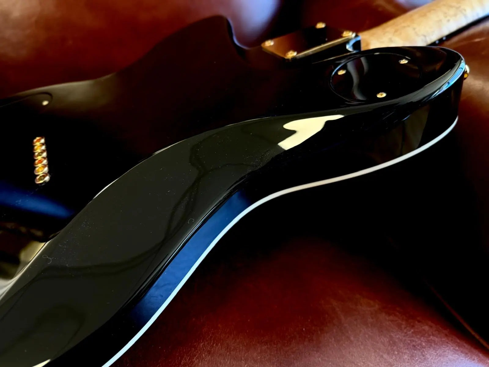 Gordon Smith Gatsby Deluxe - Jet Black - Richards Guitars Of Stratford Upon Avon