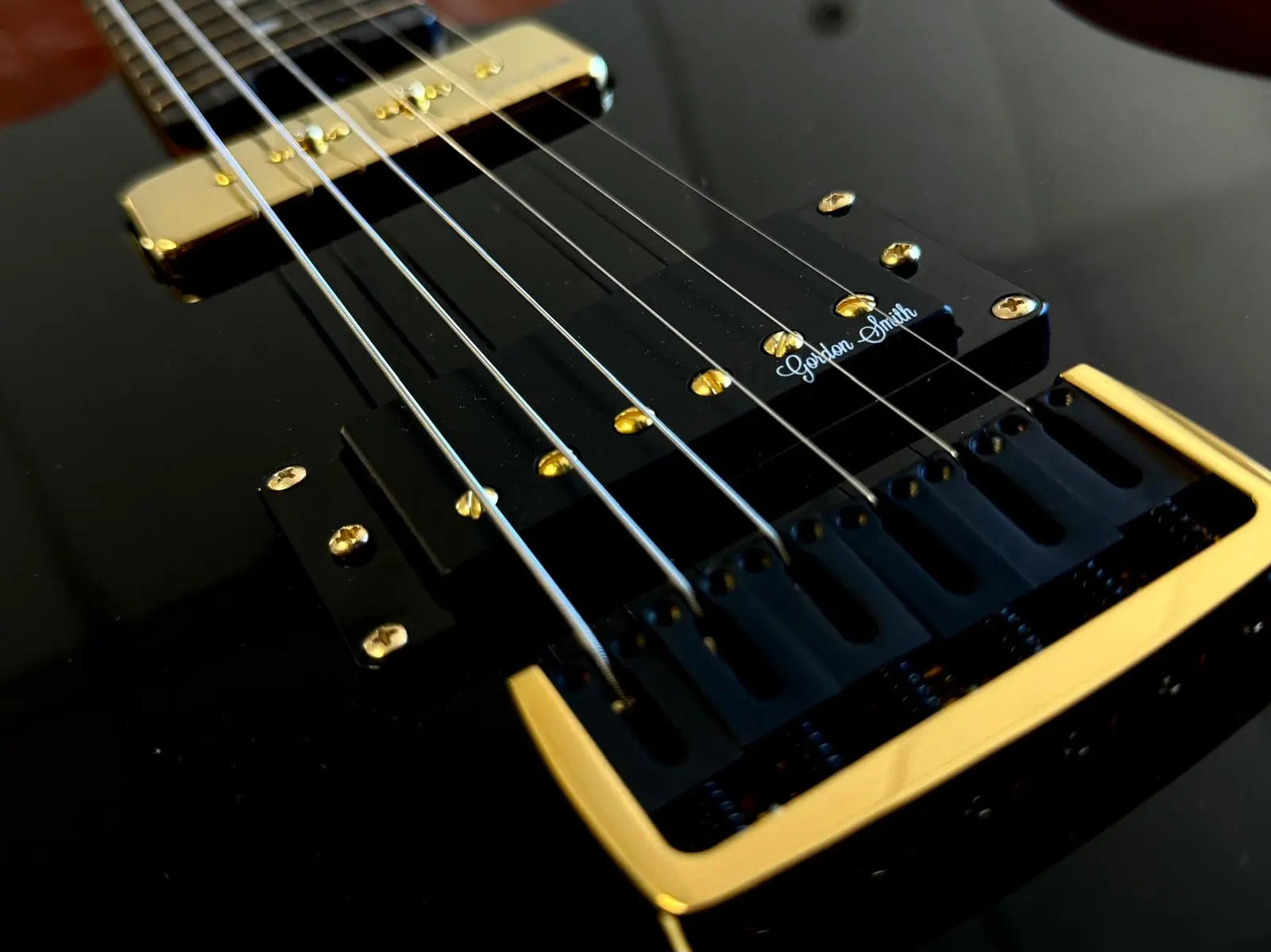Gordon Smith Gatsby Deluxe - Jet Black - Richards Guitars Of Stratford Upon Avon