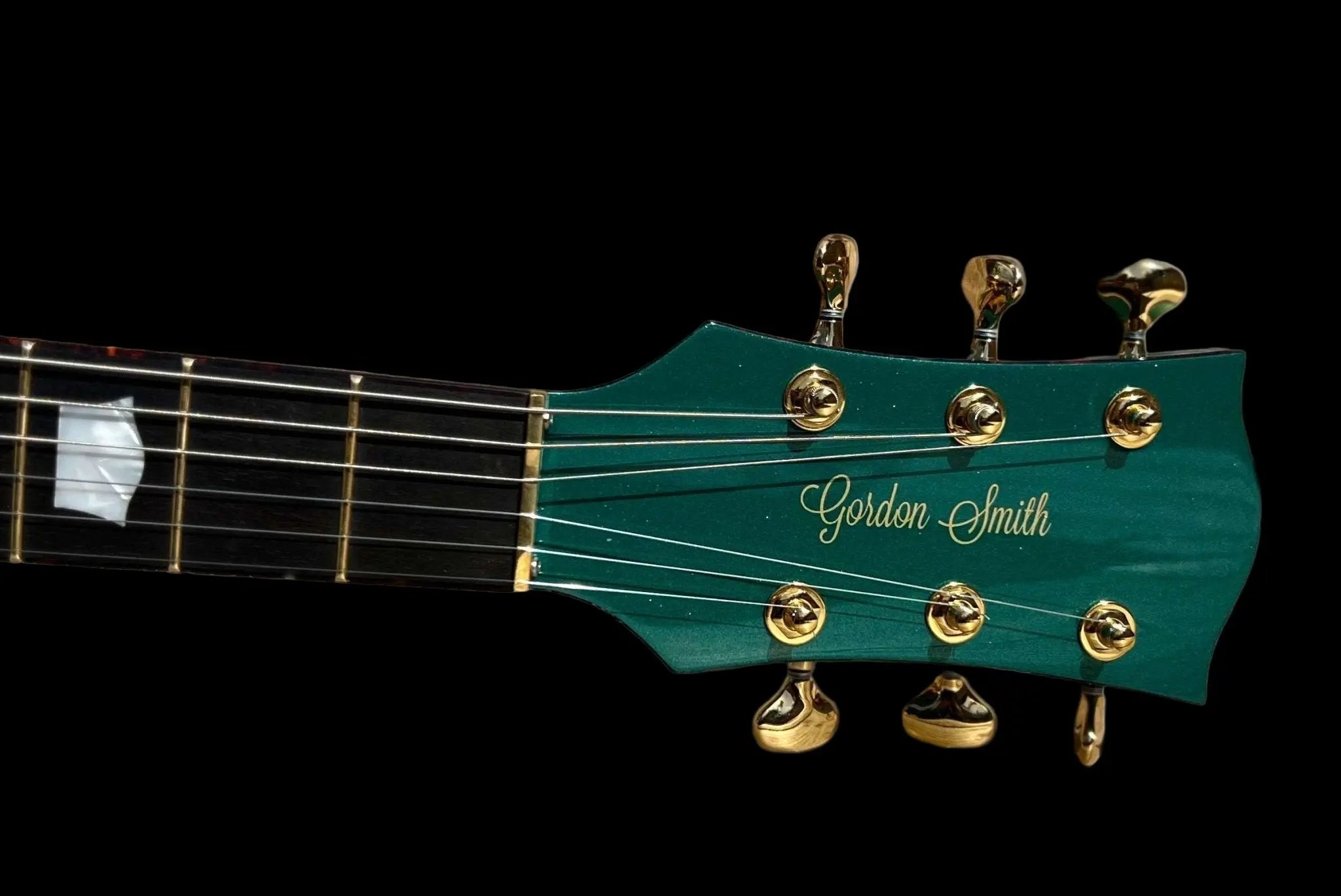 Gordon Smith Grande (Green) Plus Hand Made Walsall Leather Guitar Strap (Worth £120) - Richards Guitars Of Stratford Upon Avon