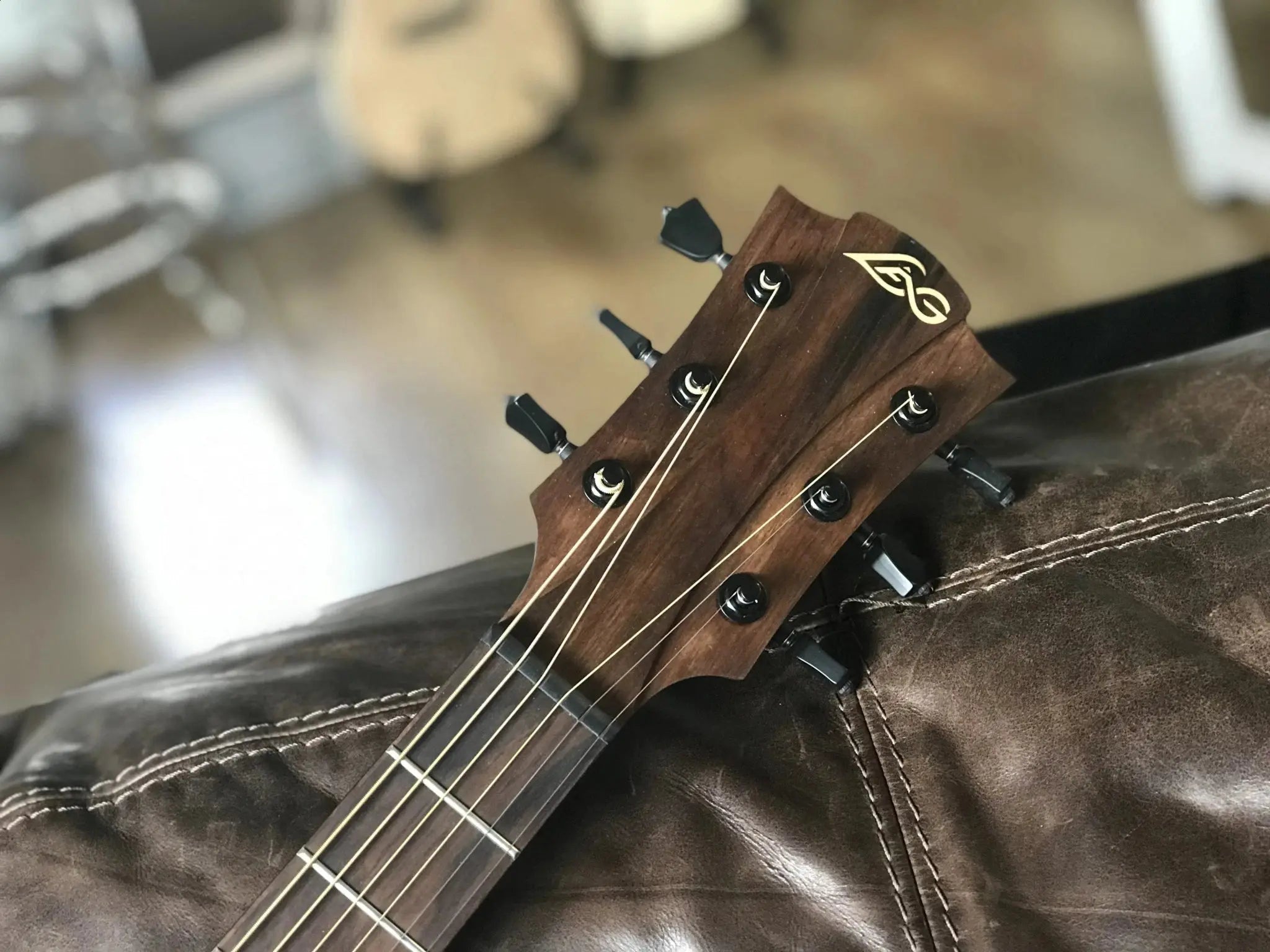 LAG TRAMONTANE T88ACE AUDITORIUM CUTAWAY ELECTRO - Richards Guitars Of Stratford Upon Avon