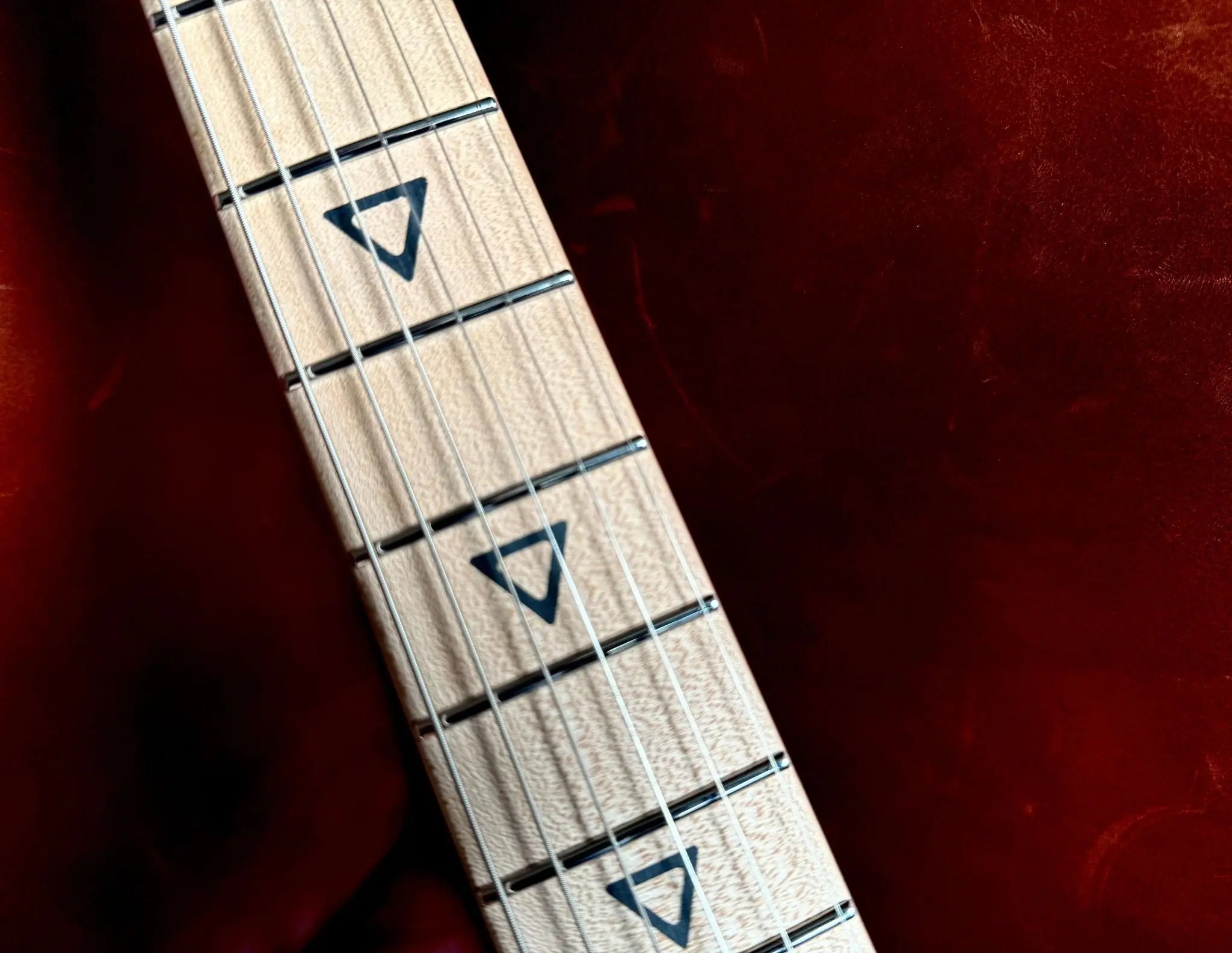 Valiant Mercury Copper With Stainless Steel Frets Upgdrade - Richards Guitars Of Stratford Upon Avon