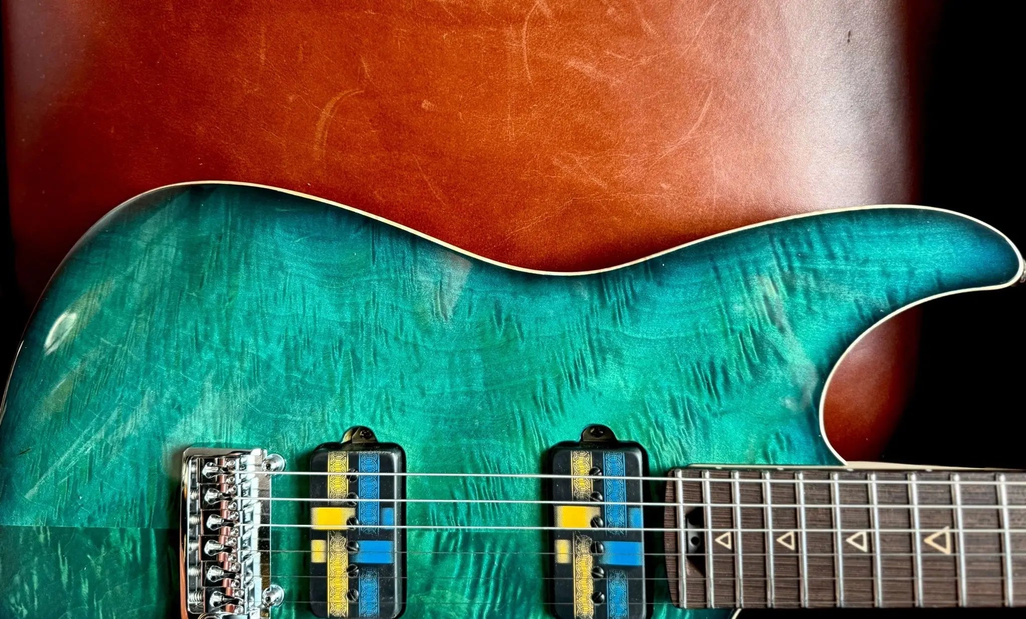 Valiant Soothsayer Malachite Alchemist P90 Custom With Stainless Steel Frets Upgrade - Richards Guitars Of Stratford Upon Avon